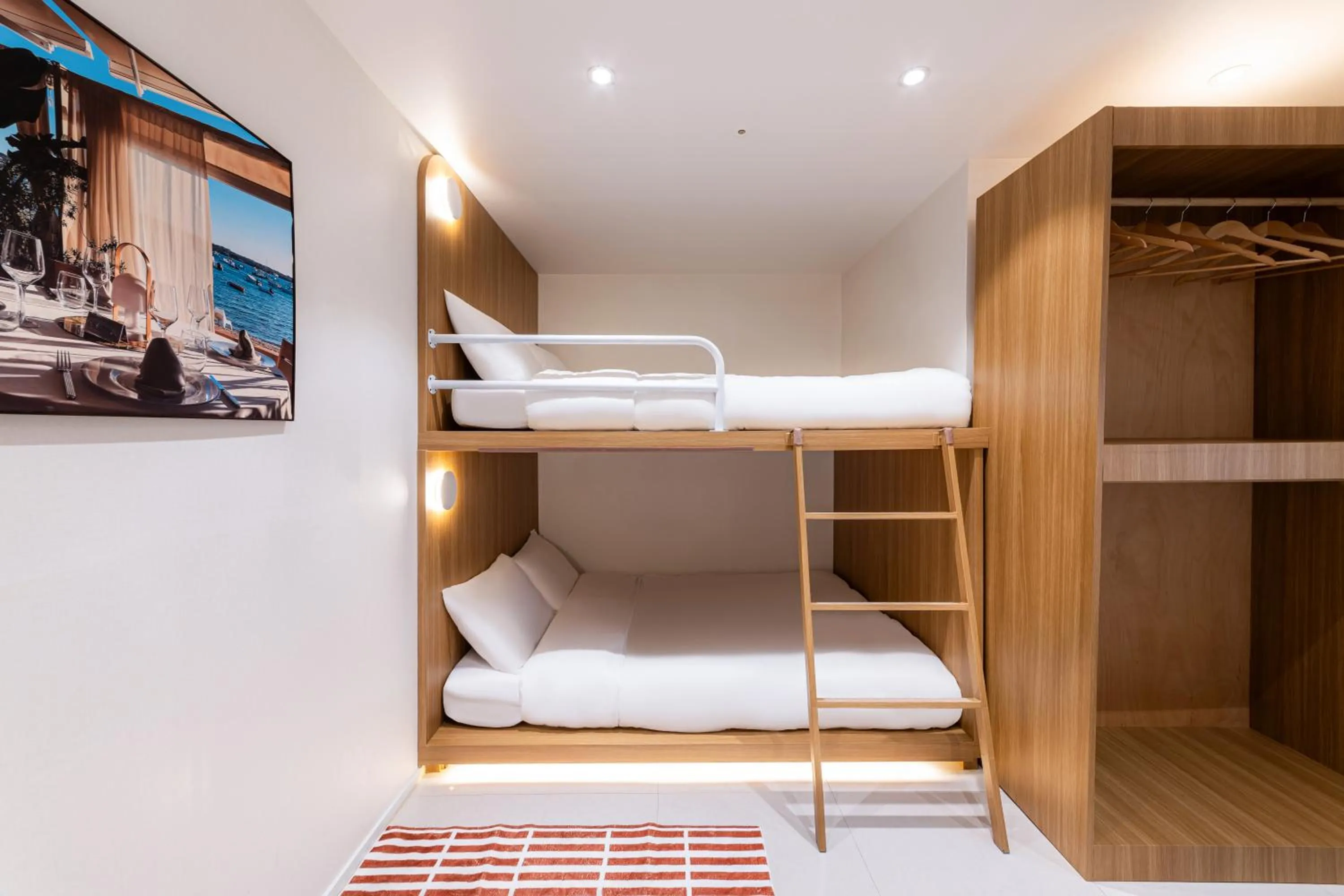 Bedroom, Bed in Slowon Hongdae