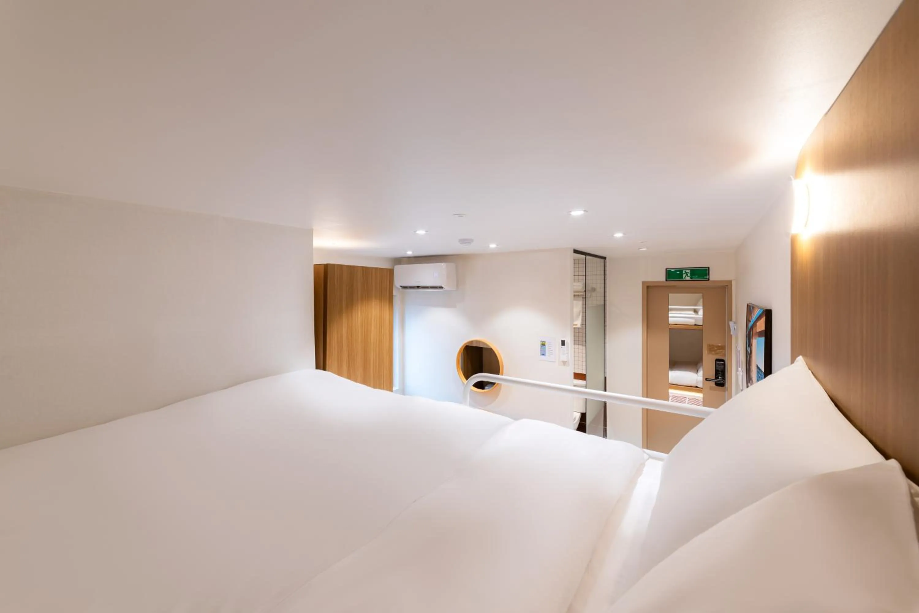 Bedroom, Bed in Slowon Hongdae