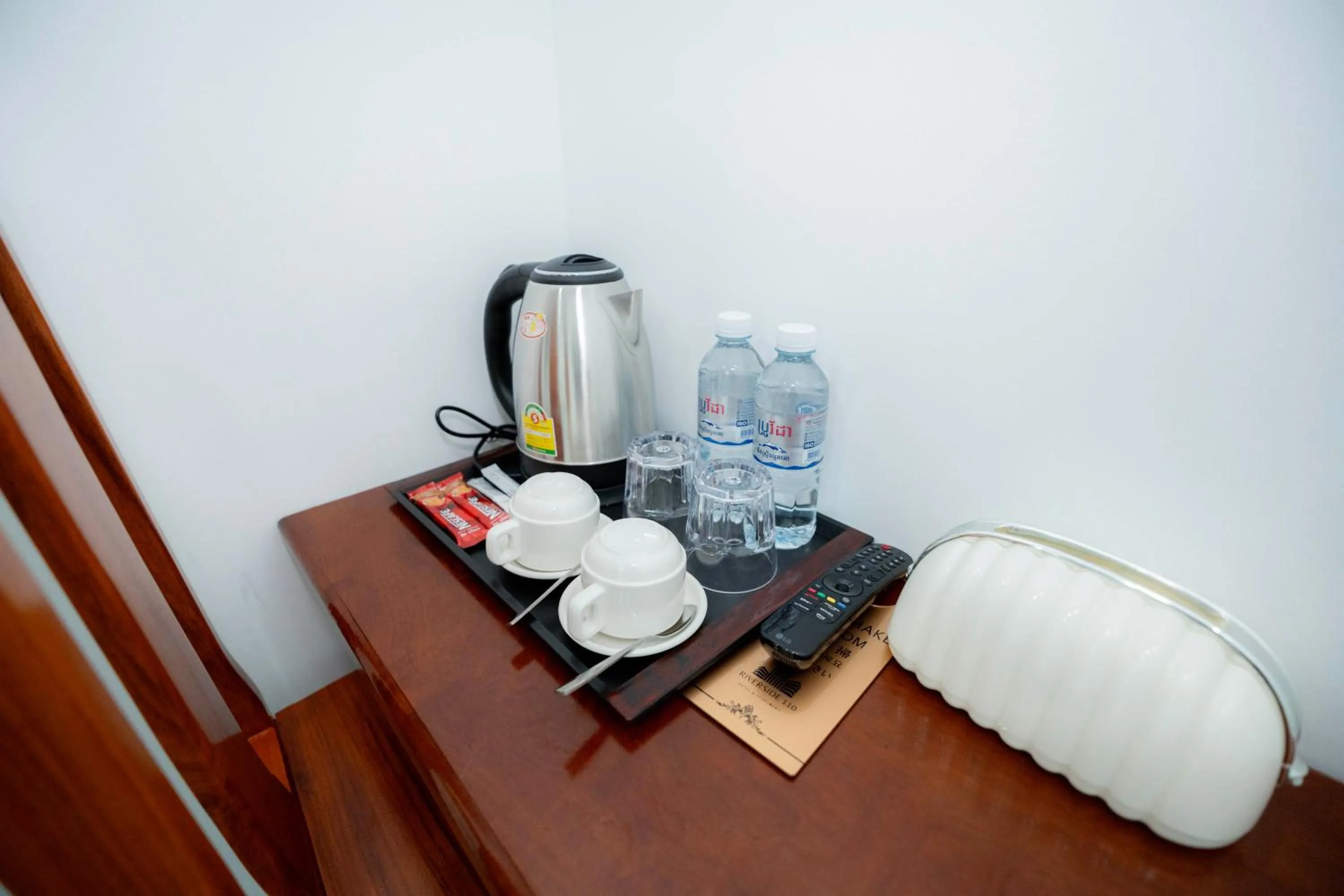 Coffee/tea facilities in Bona Hotel