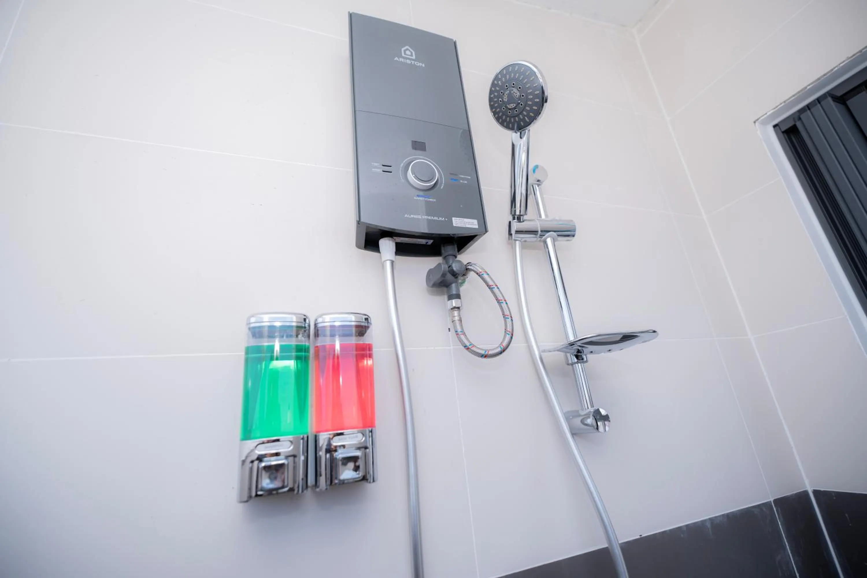 Shower in Bona Hotel