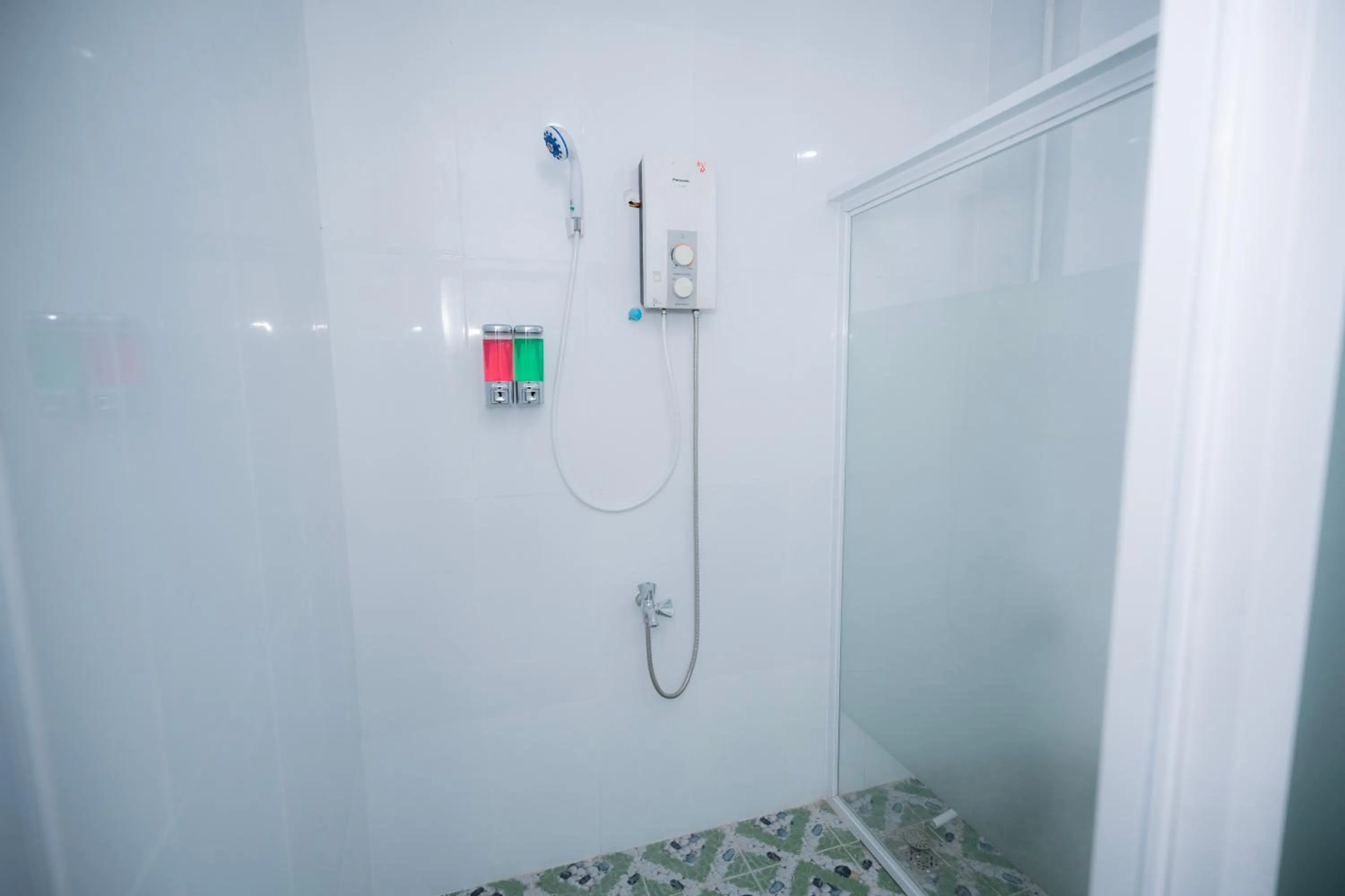 Shower in Bona Hotel