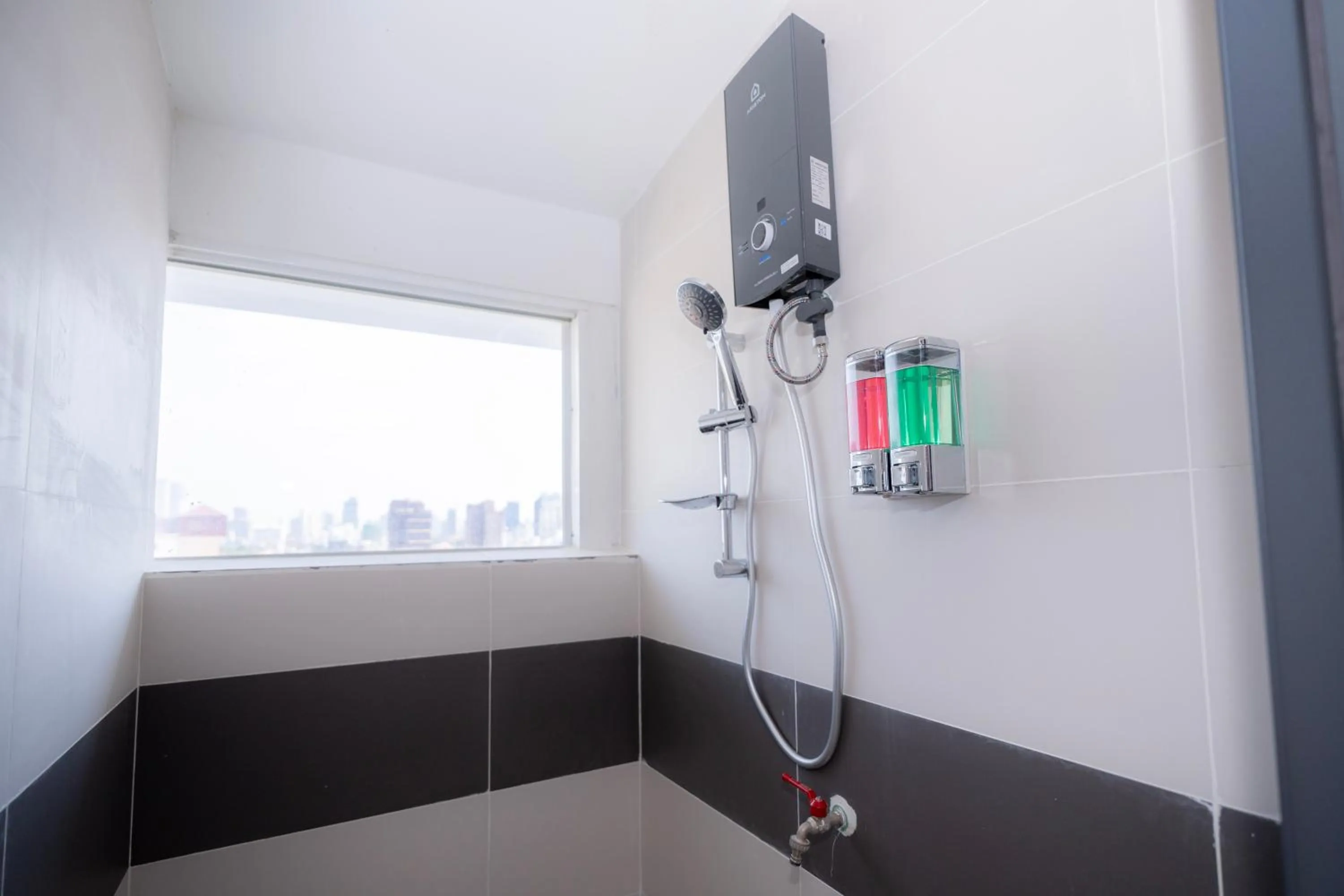 Shower in Bona Hotel