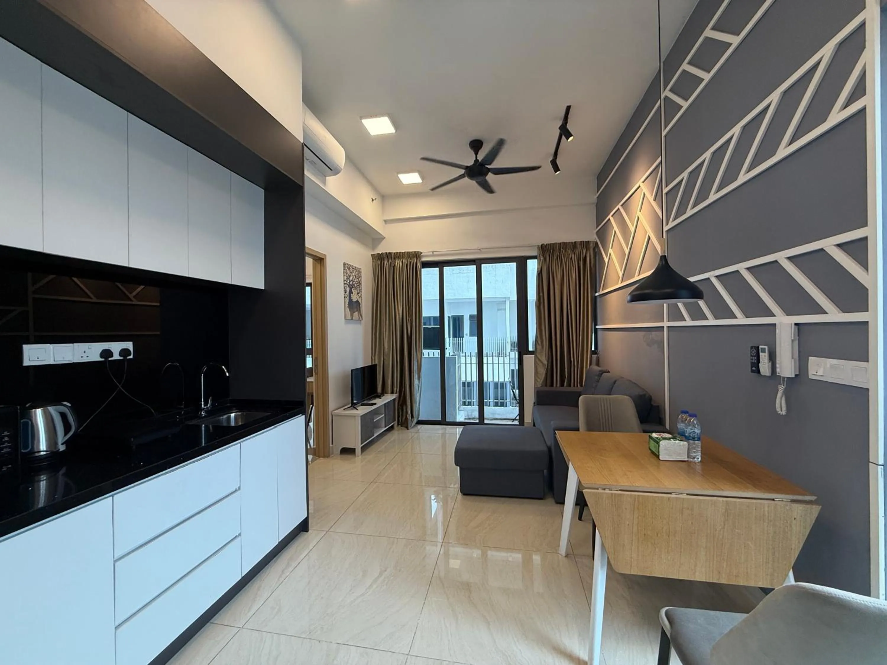 The Luxe by Infinitum Suites