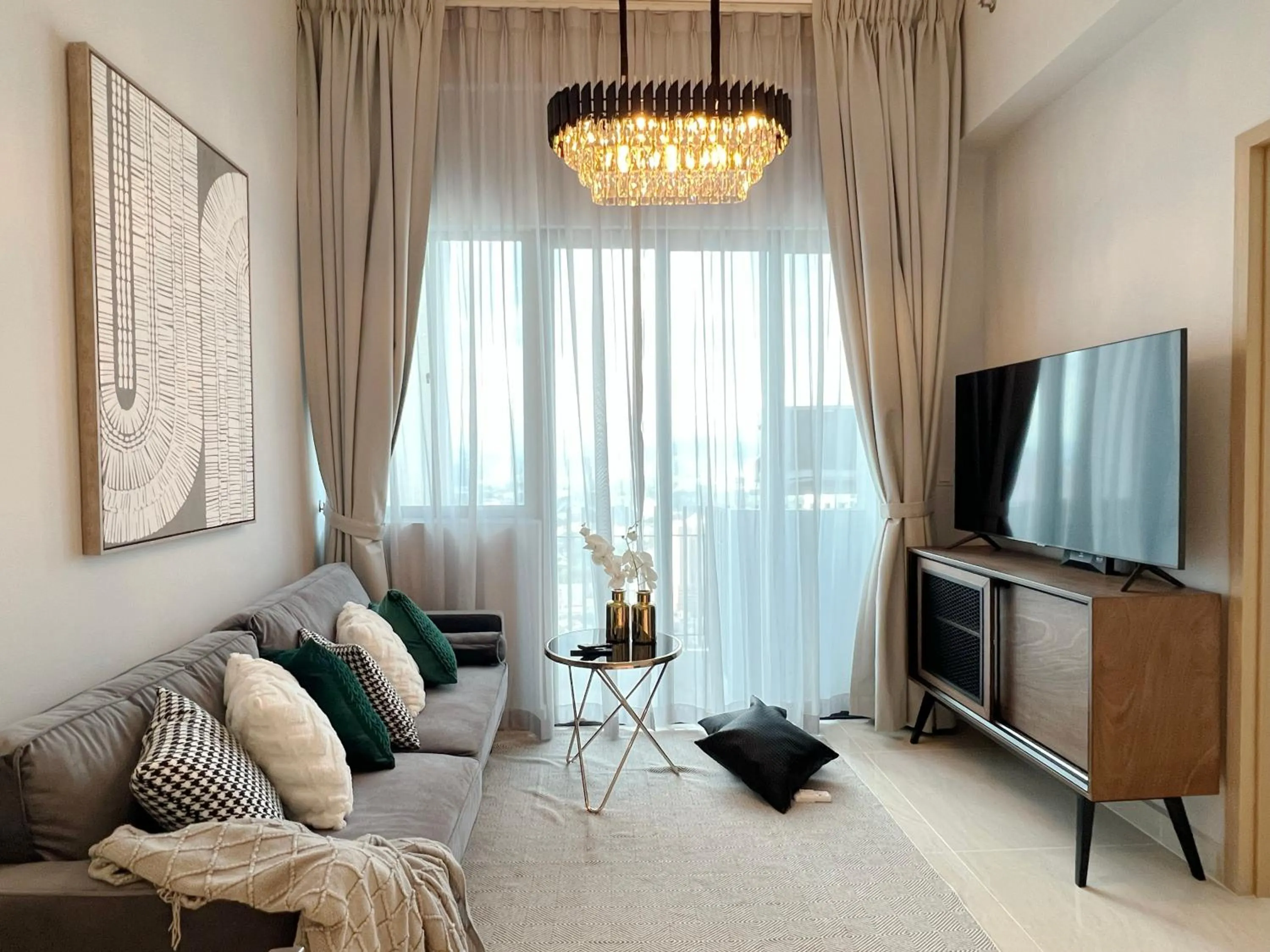 The Luxe by Infinitum Suites