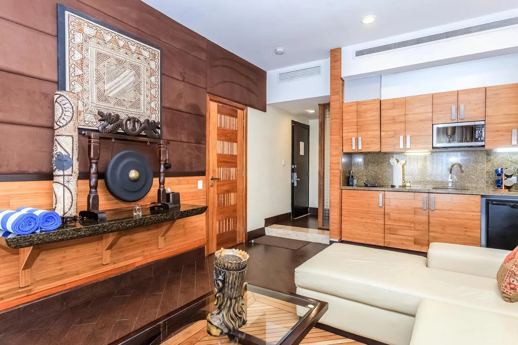 Kitchen or kitchenette in Aldea Thai by Stella Rentals