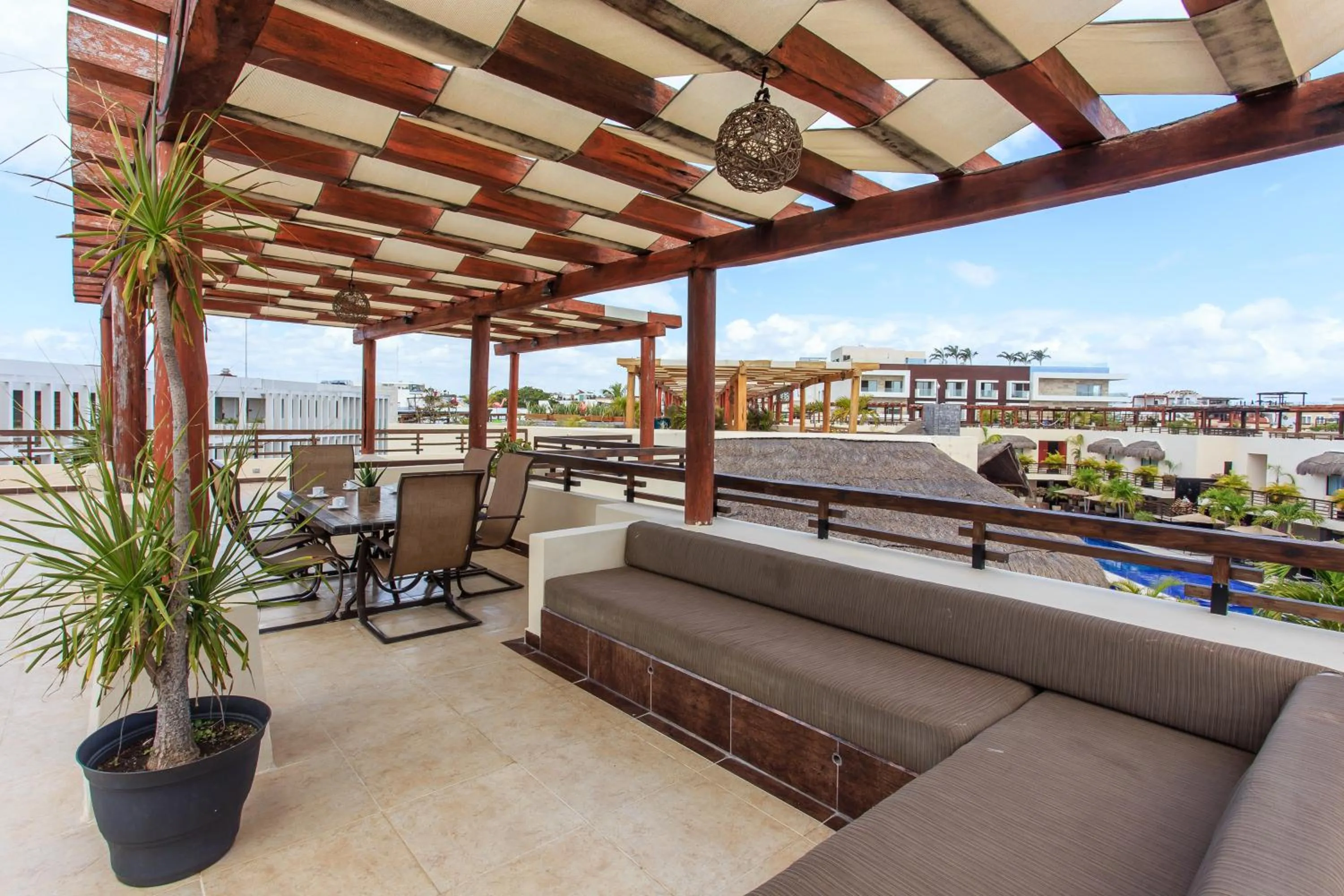 Patio in Aldea Thai by Stella Rentals