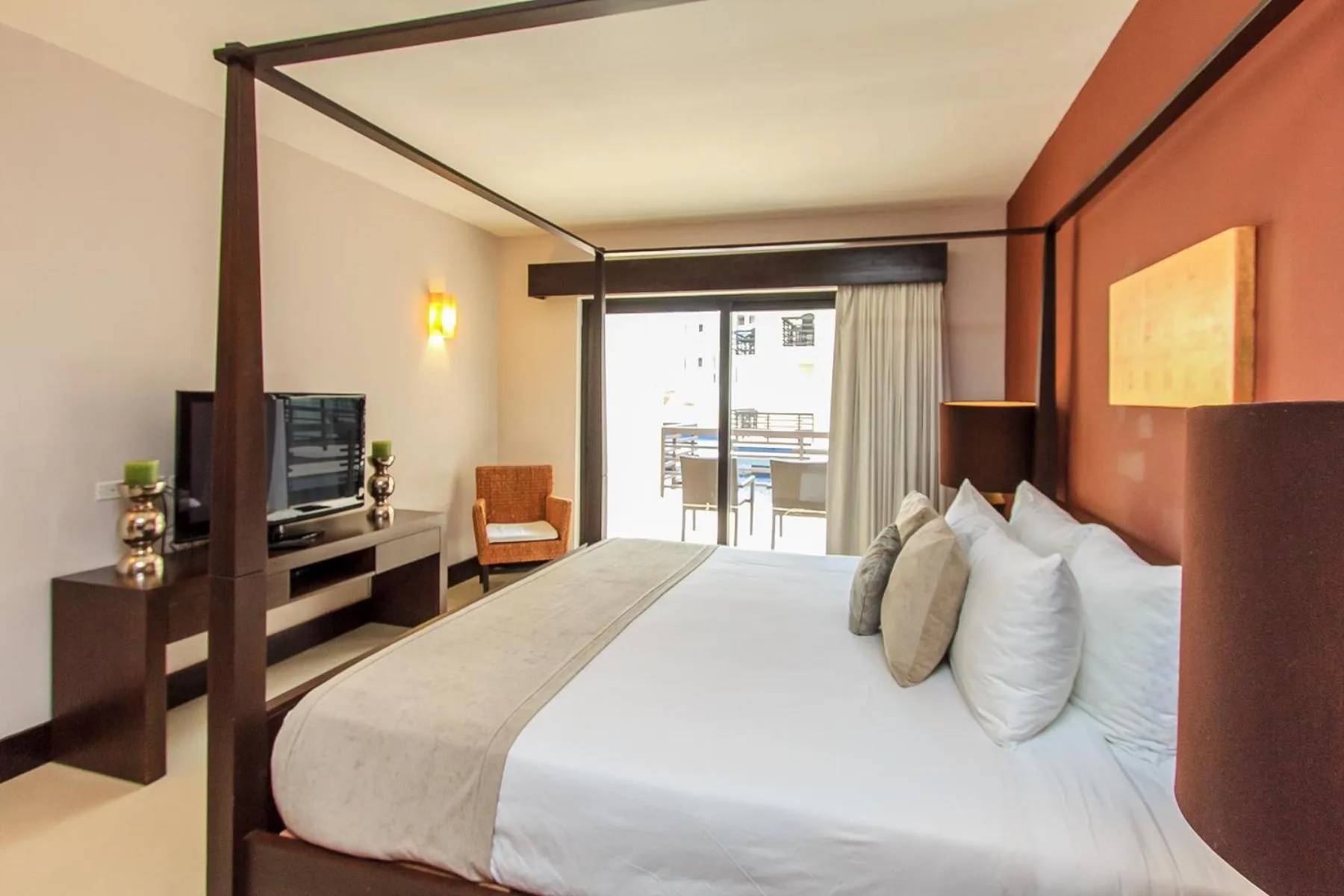 Communal lounge/ TV room, Bed in Aldea Thai by Stella Rentals