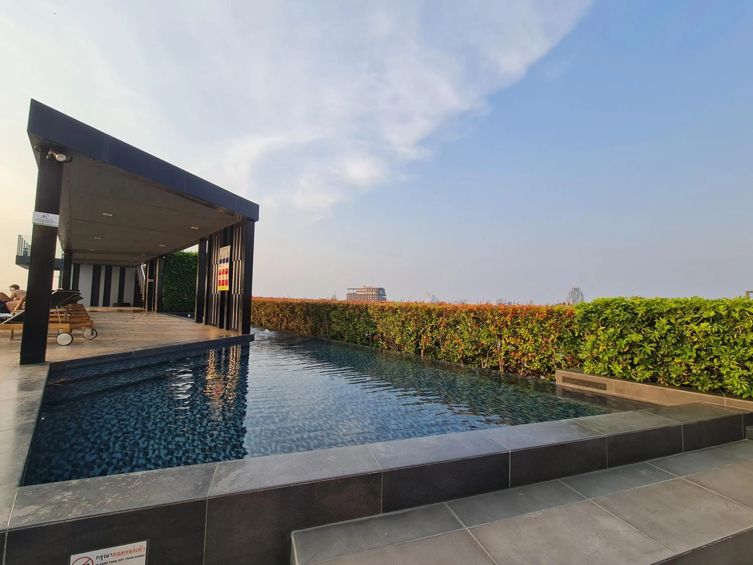 The base central pattaya condo