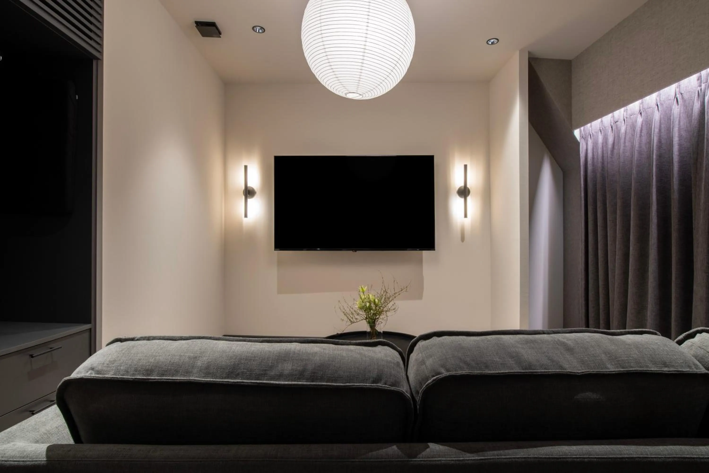 Living room, Bed in Hotel Guild 5