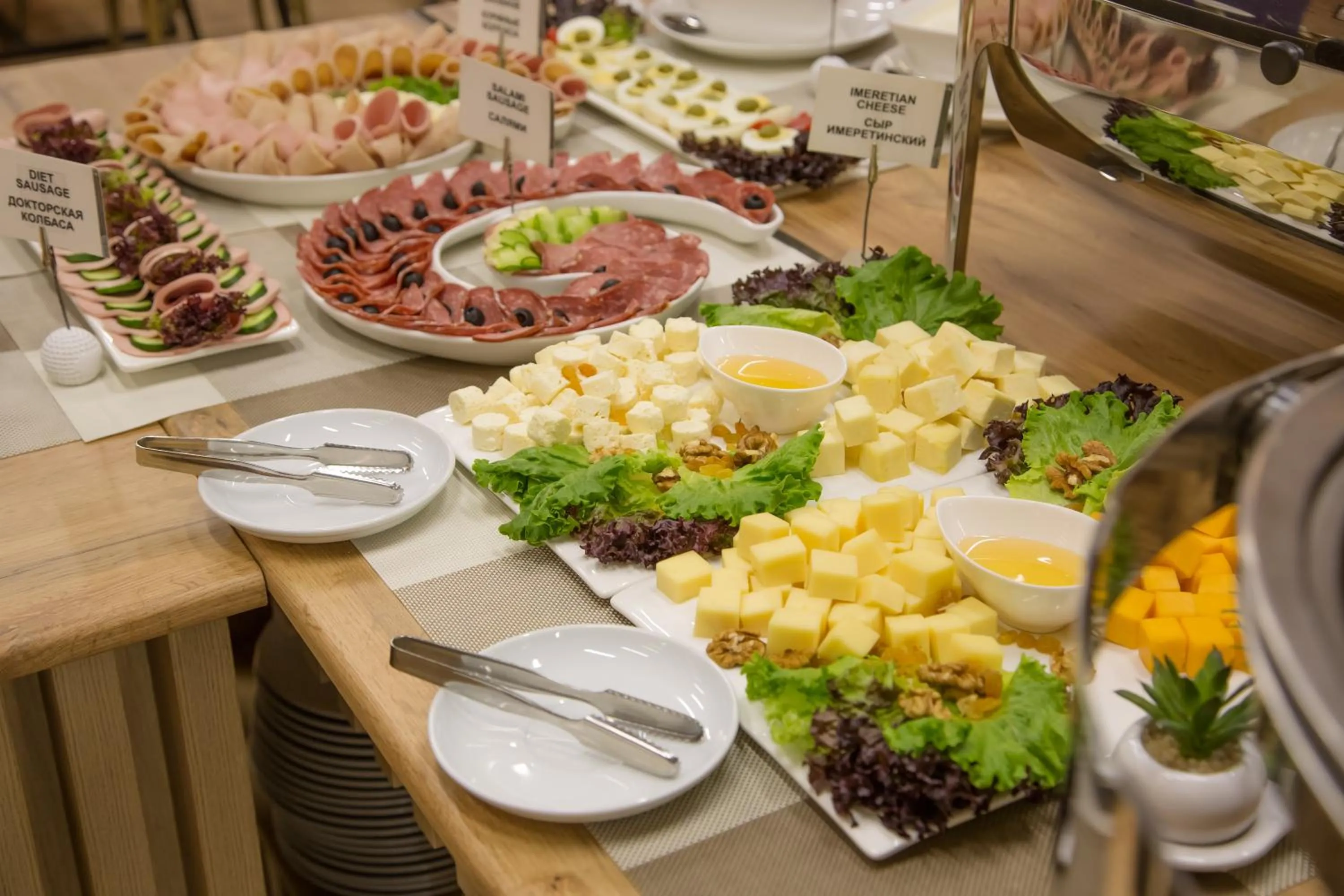 Food in Iveria Inn Hotel