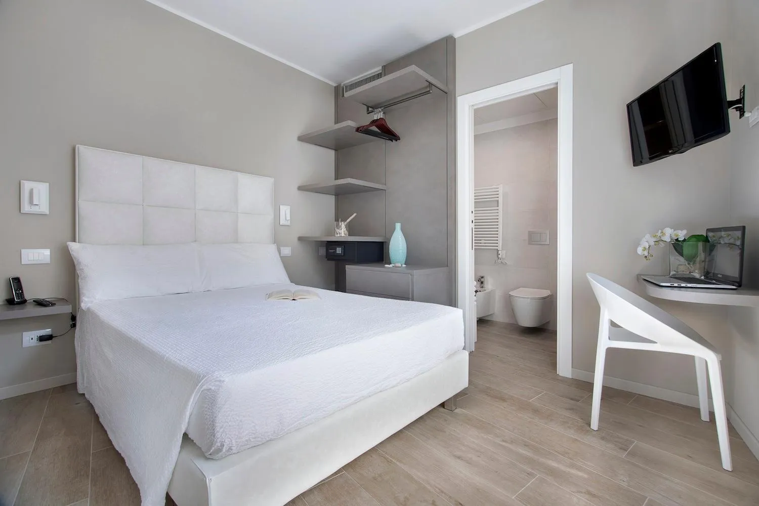 Bed in Residence Dolcemare