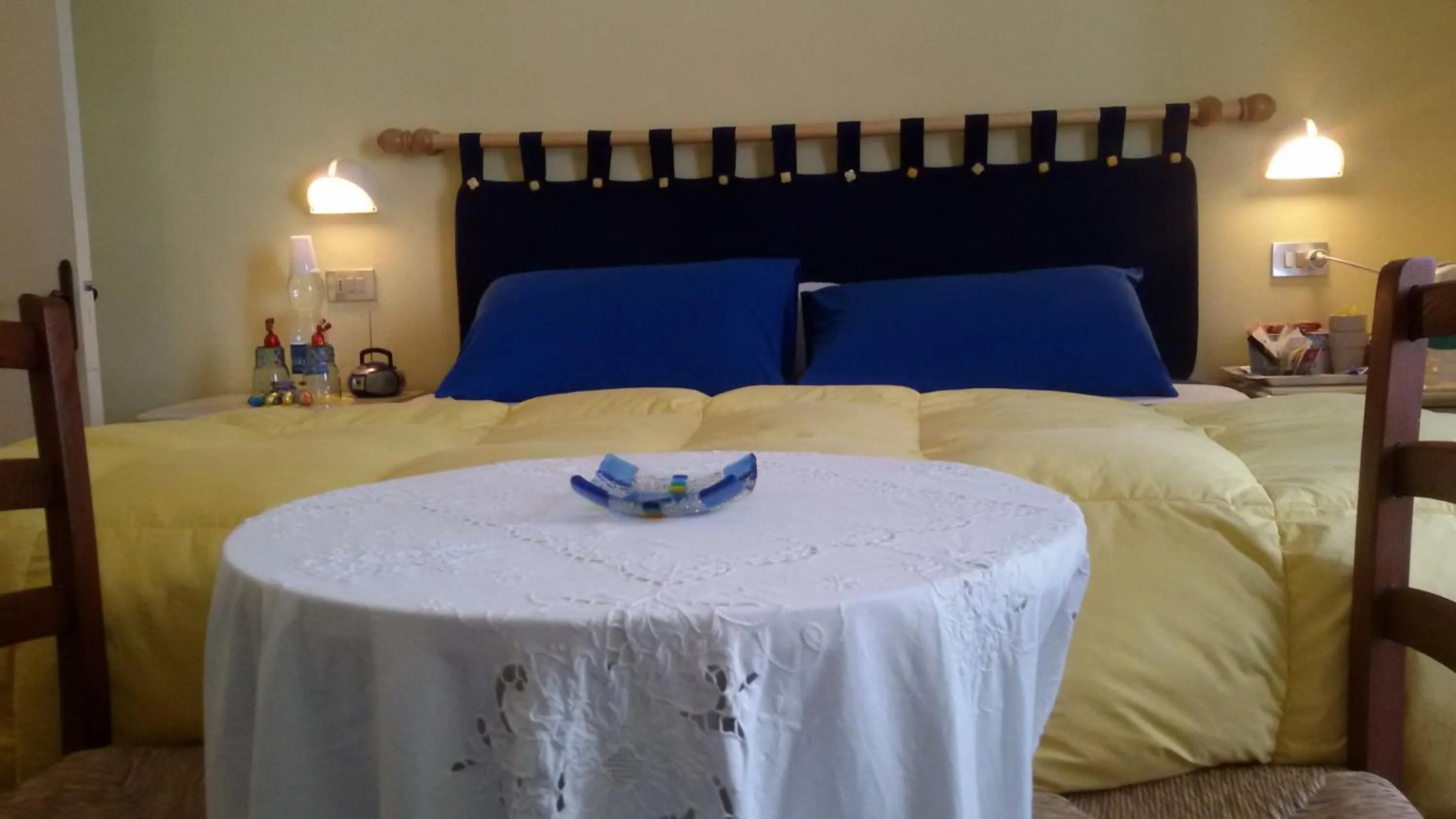 Decorative detail, Bed in B&B Il Giardino