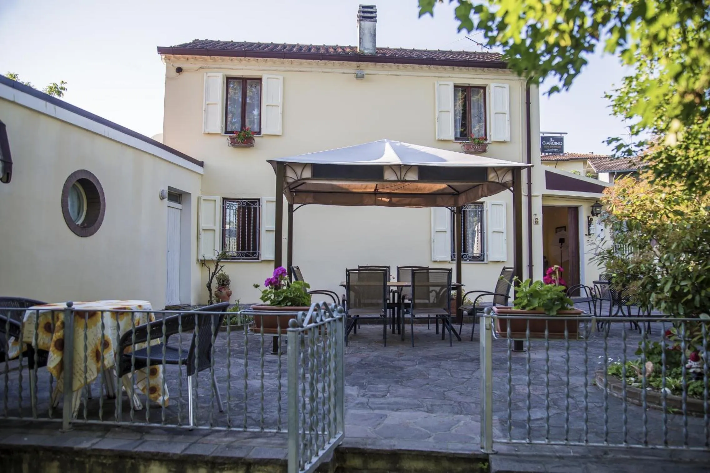 Property building in B&B Il Giardino