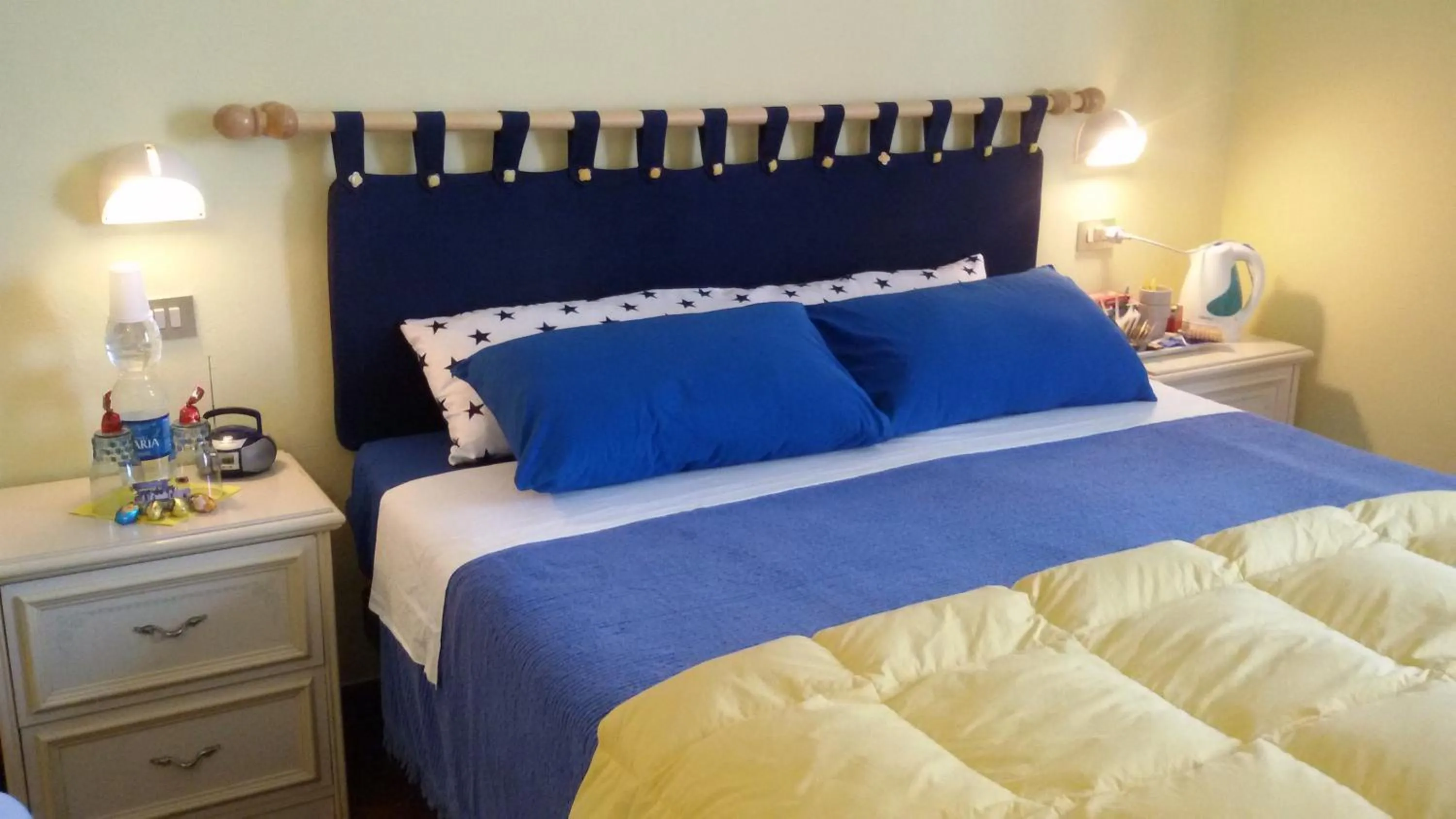 Decorative detail, Bed in B&B Il Giardino