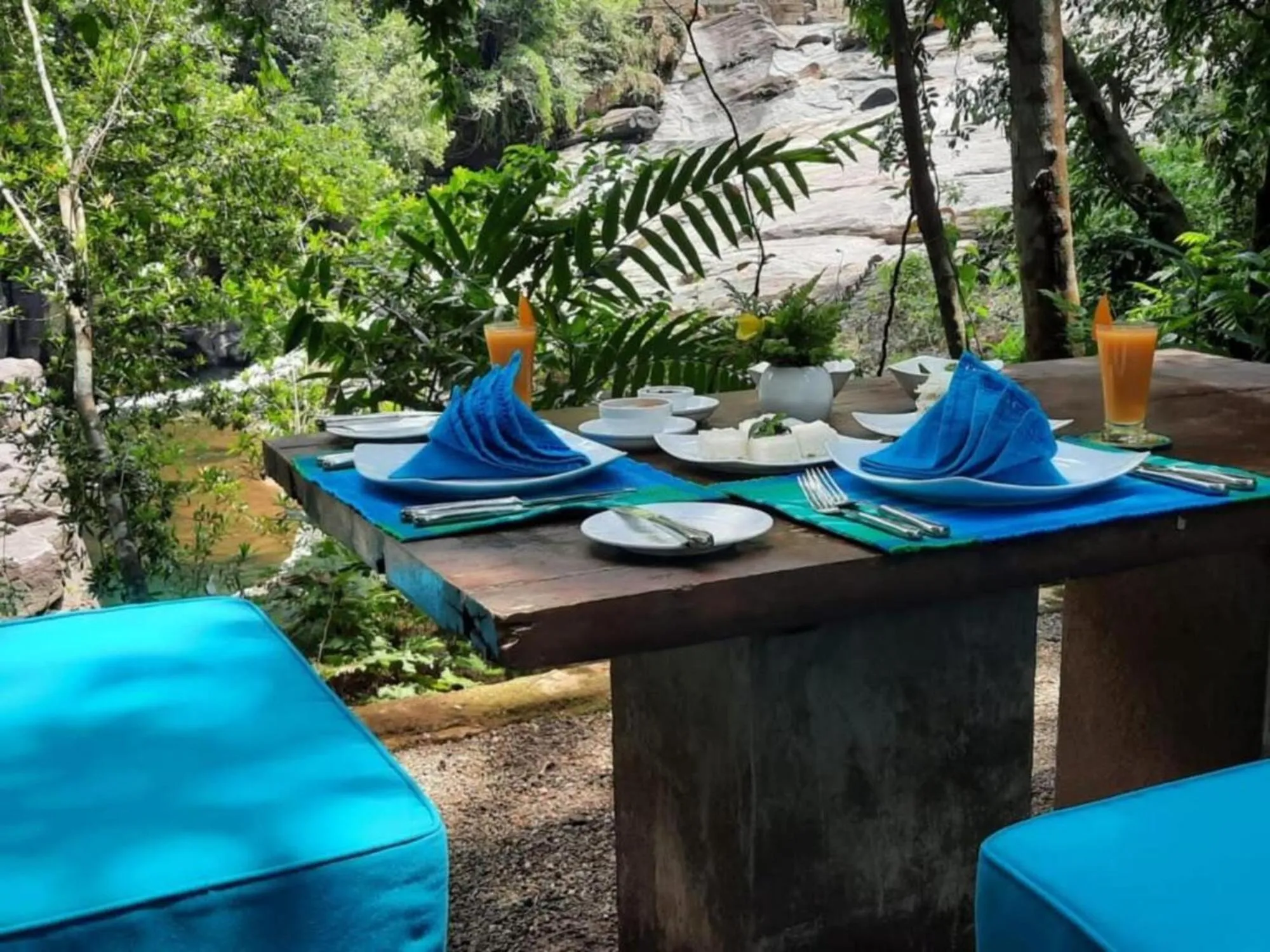 Dining area in Palmstone Retreat