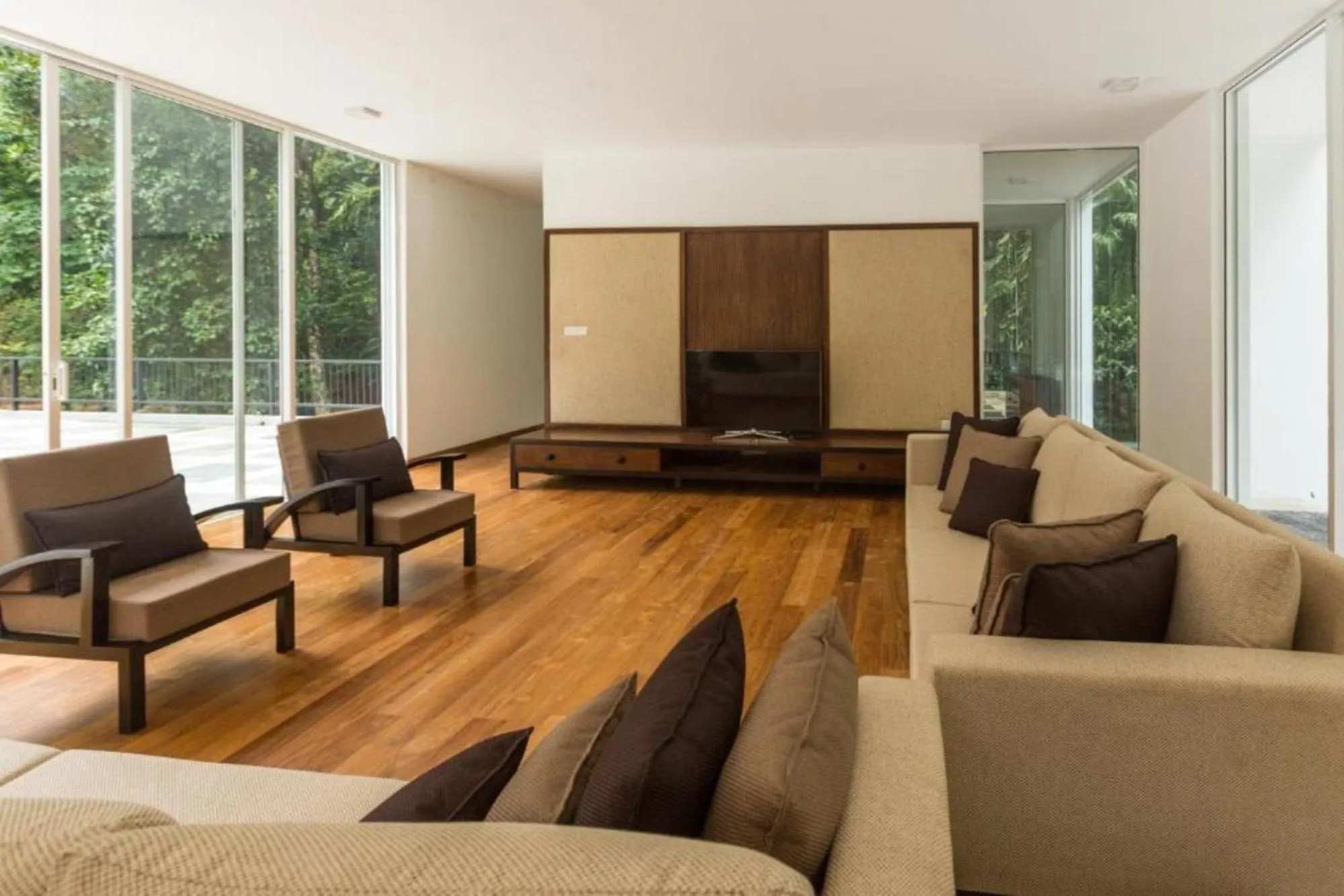 Seating area in Palmstone Retreat