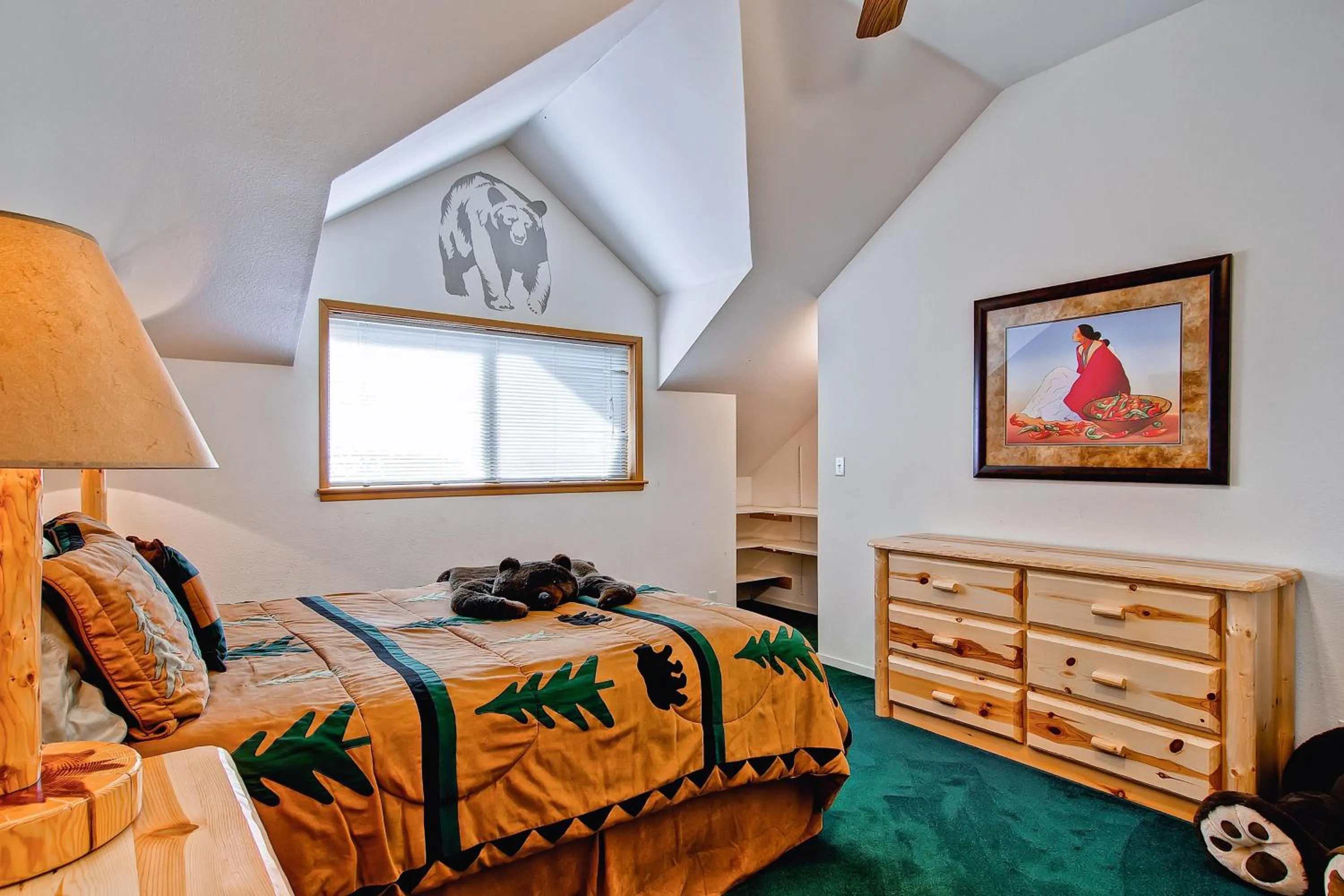 Bed in Yosemite View