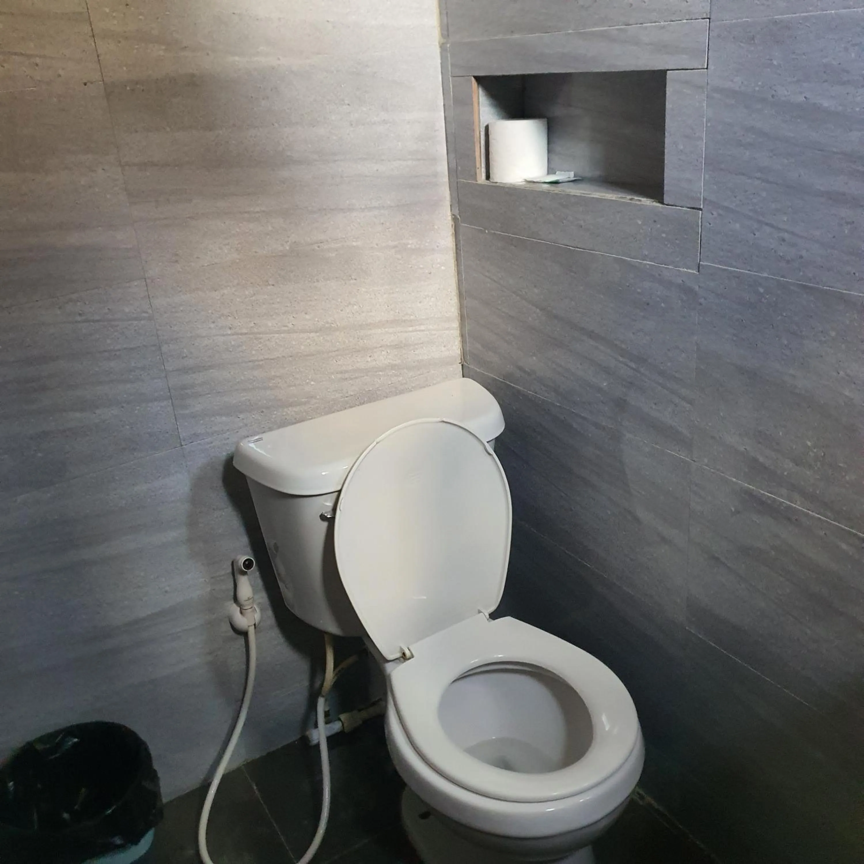 Toilet in AOSMECPoolCamp Hotel