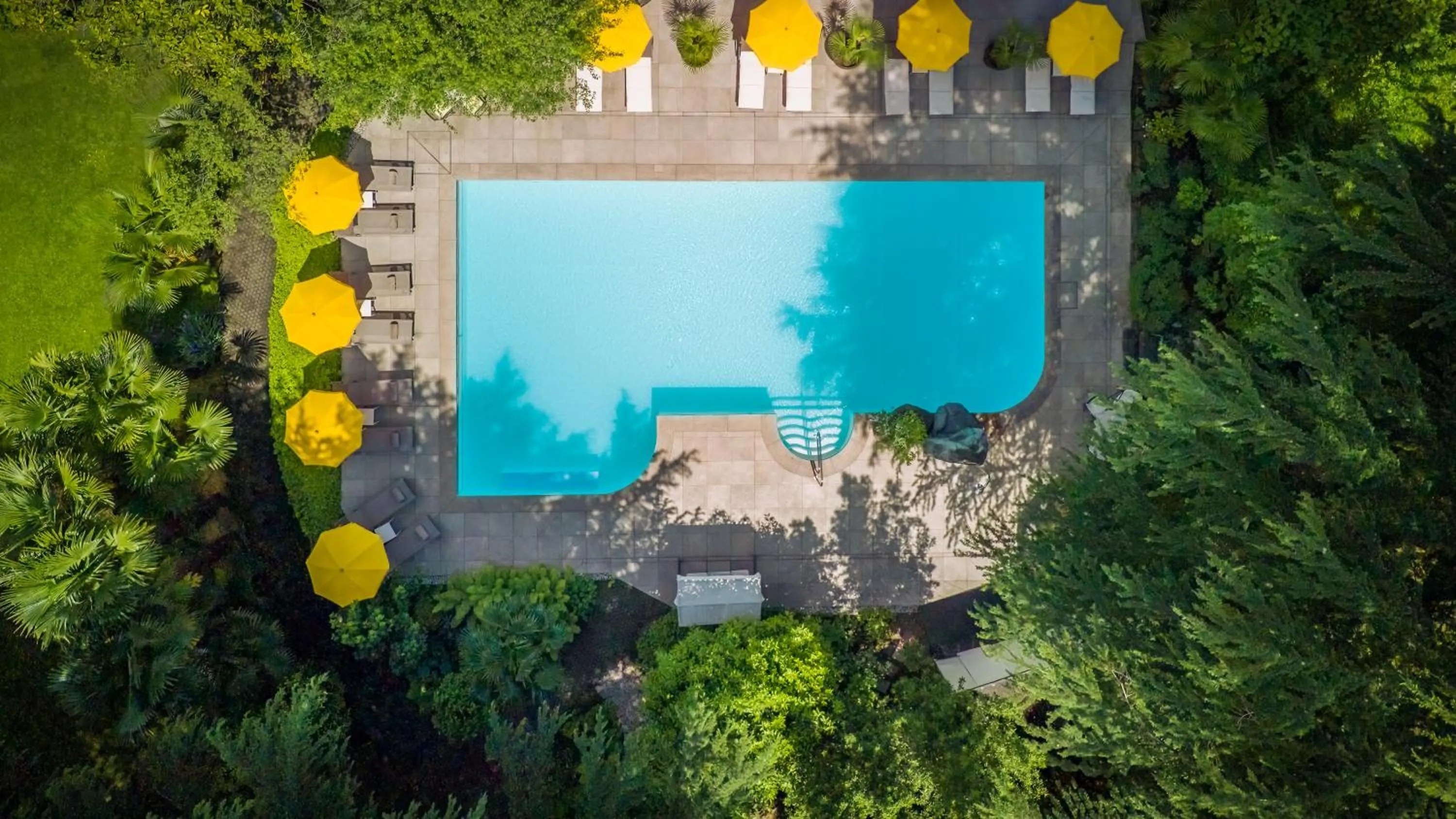 Swimming pool in Villa Bavaria