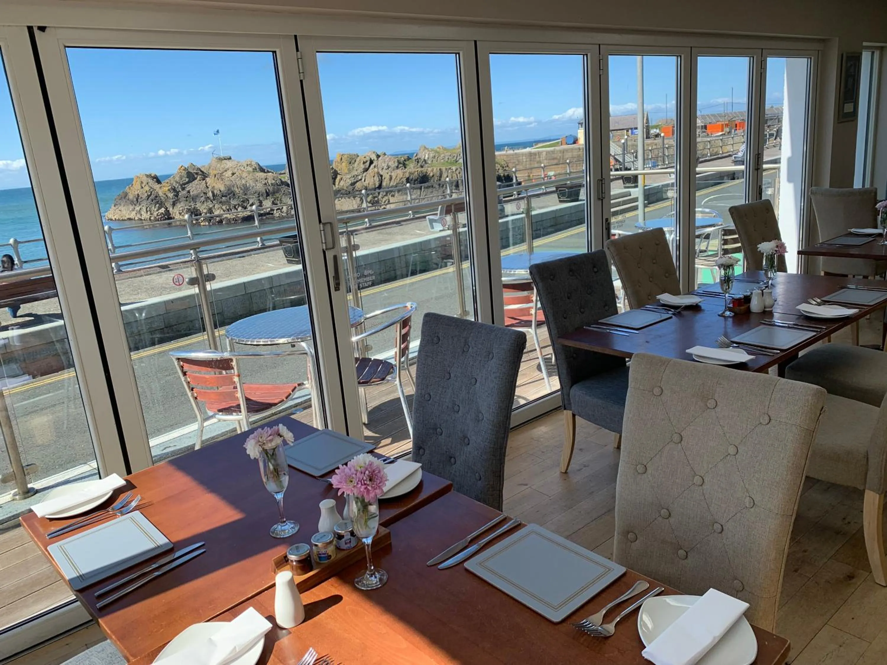 Restaurant/places to eat in The Harbour House Sea Front Hotel