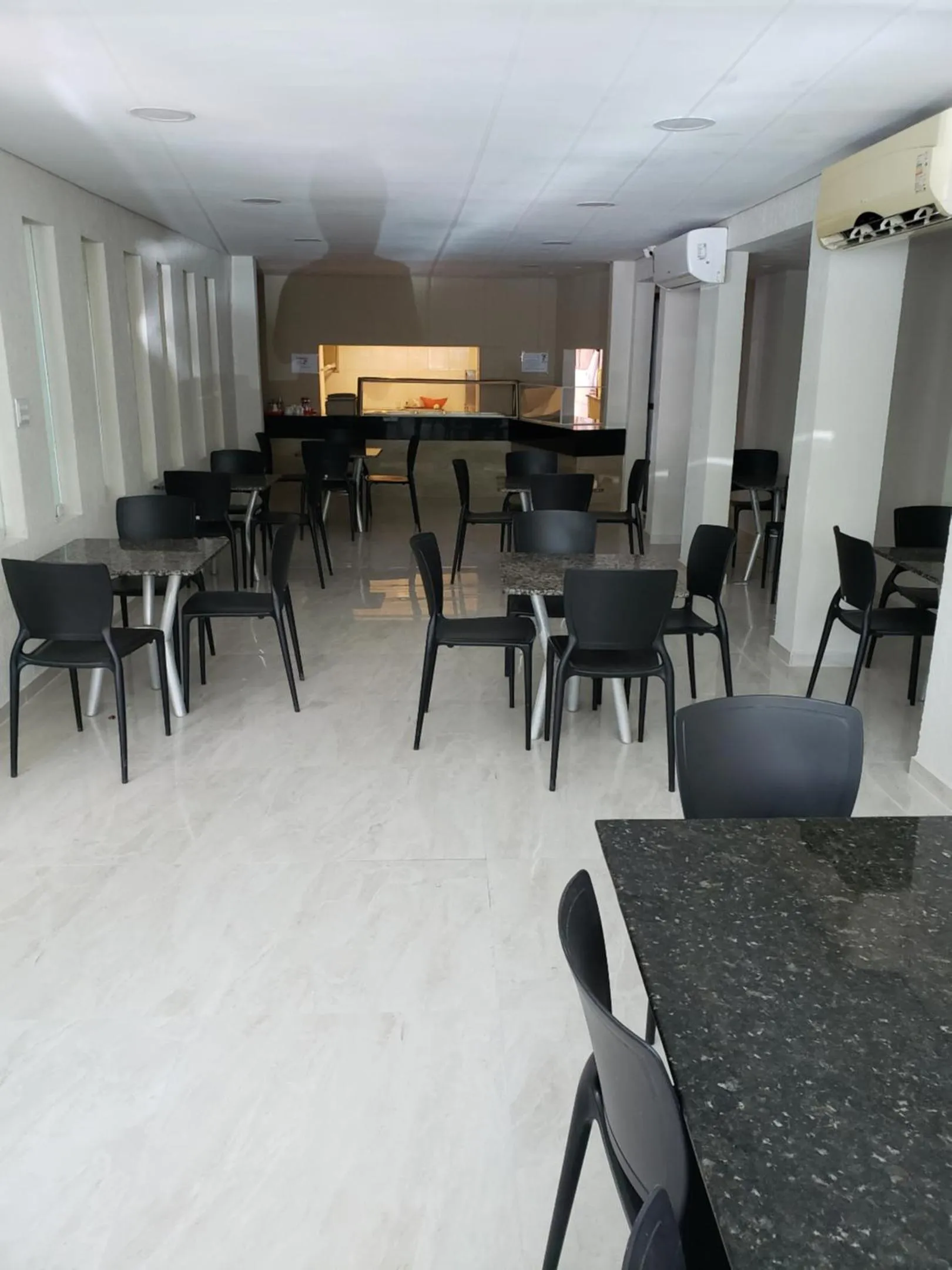 Restaurant/places to eat in Hotel Uzi Praia