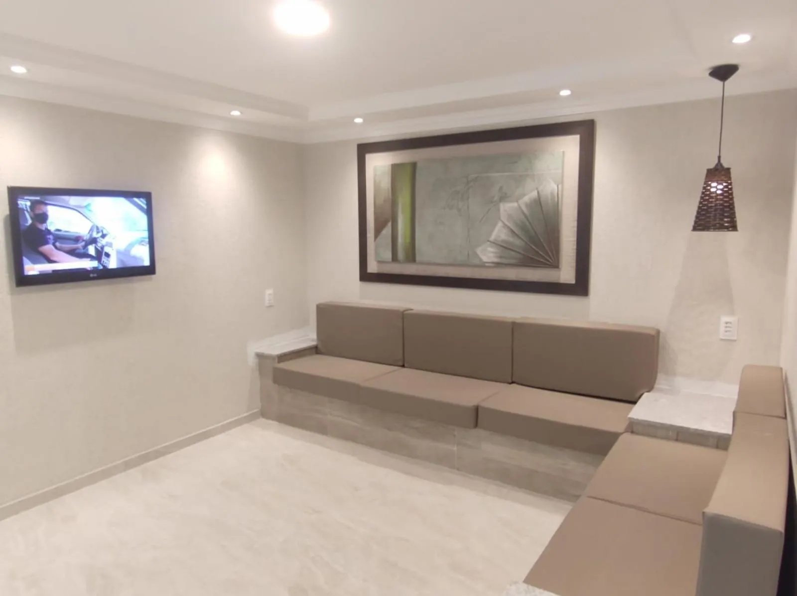 Communal lounge/ TV room in Hotel Uzi Praia