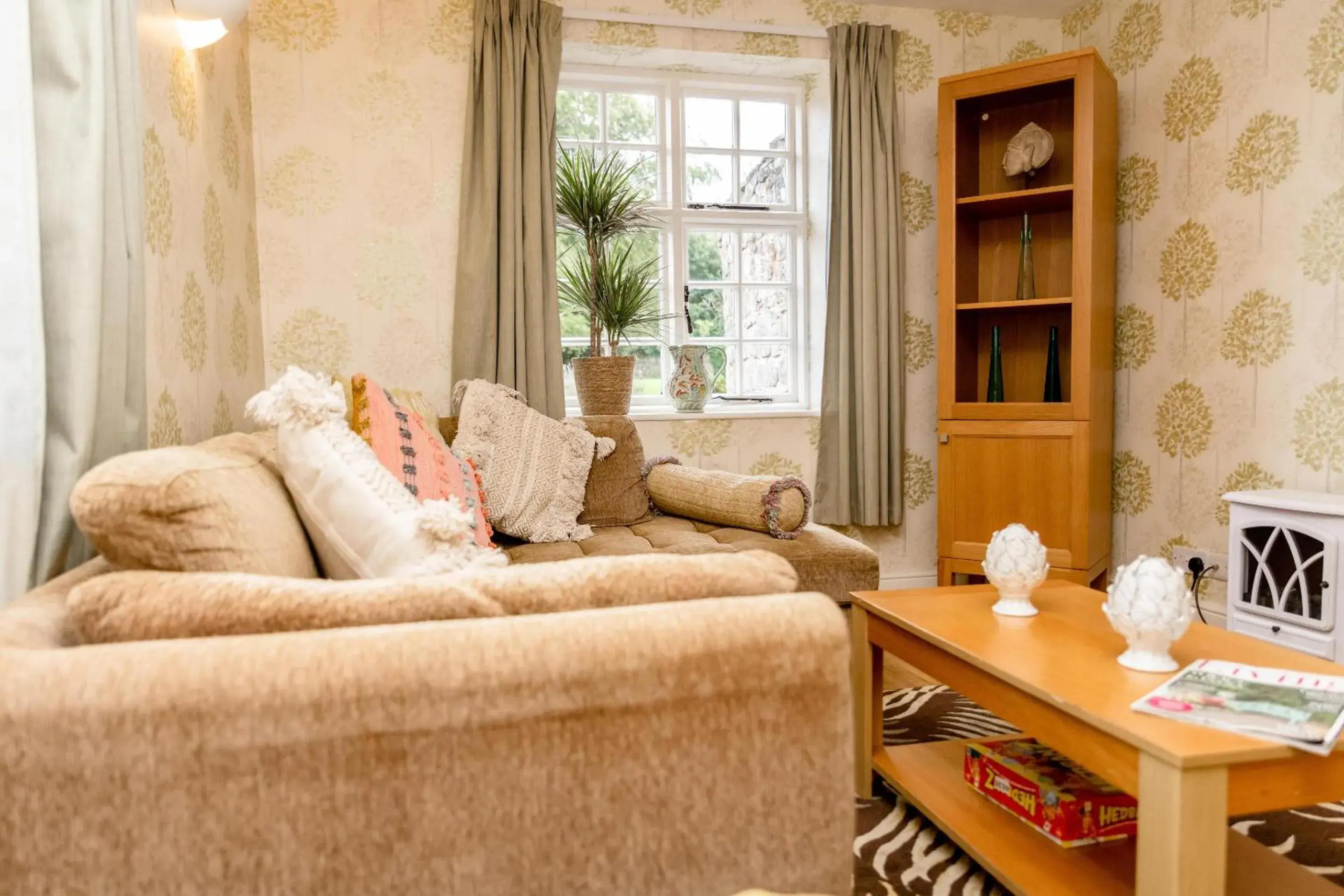 Two-Bedroom Cottage in The Sweeney Two-Bedroom Cottage in The Sweeney