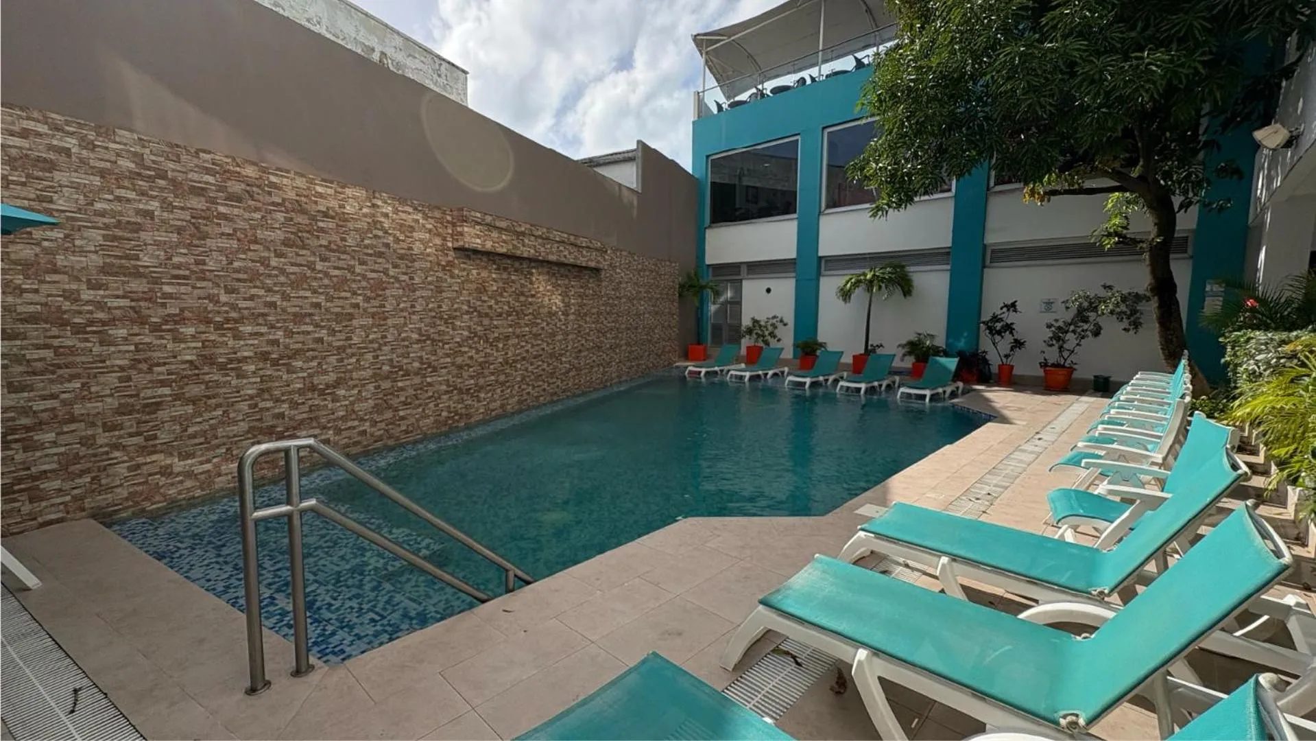 Swimming pool in Hotel Portobelo Plaza las Ámericas
