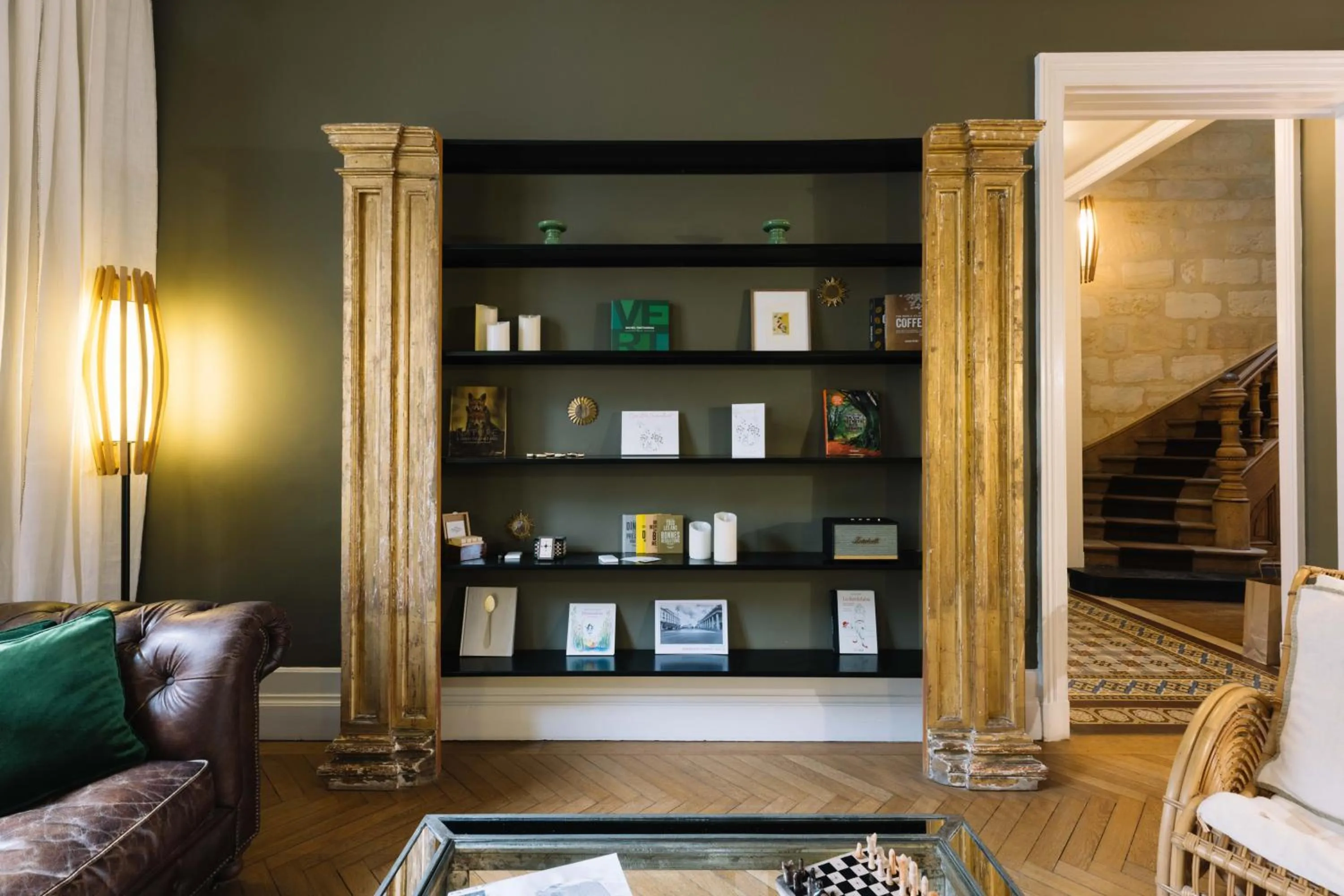 Library in La Course