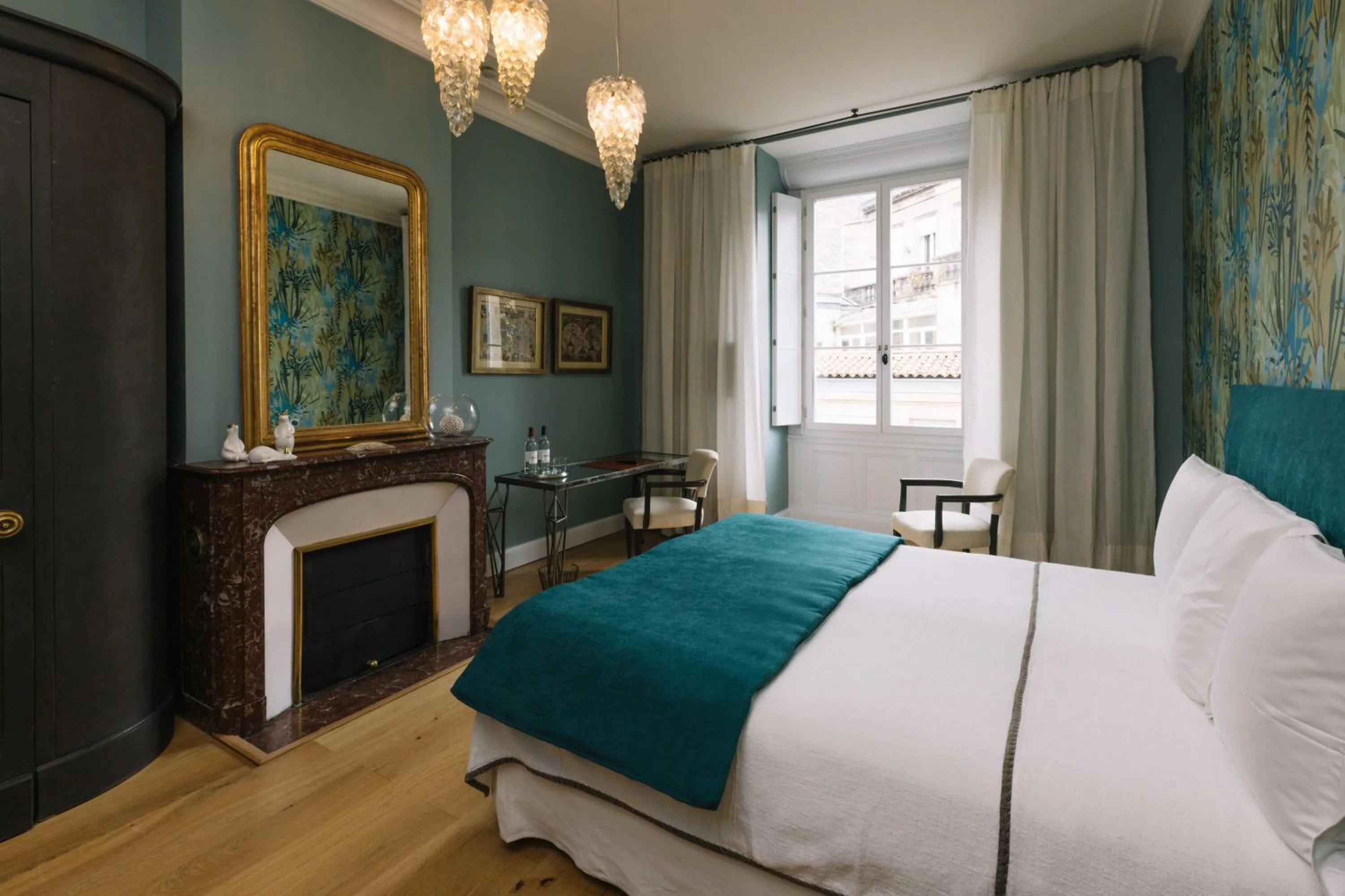 Photo of the whole room, Bed in La Course