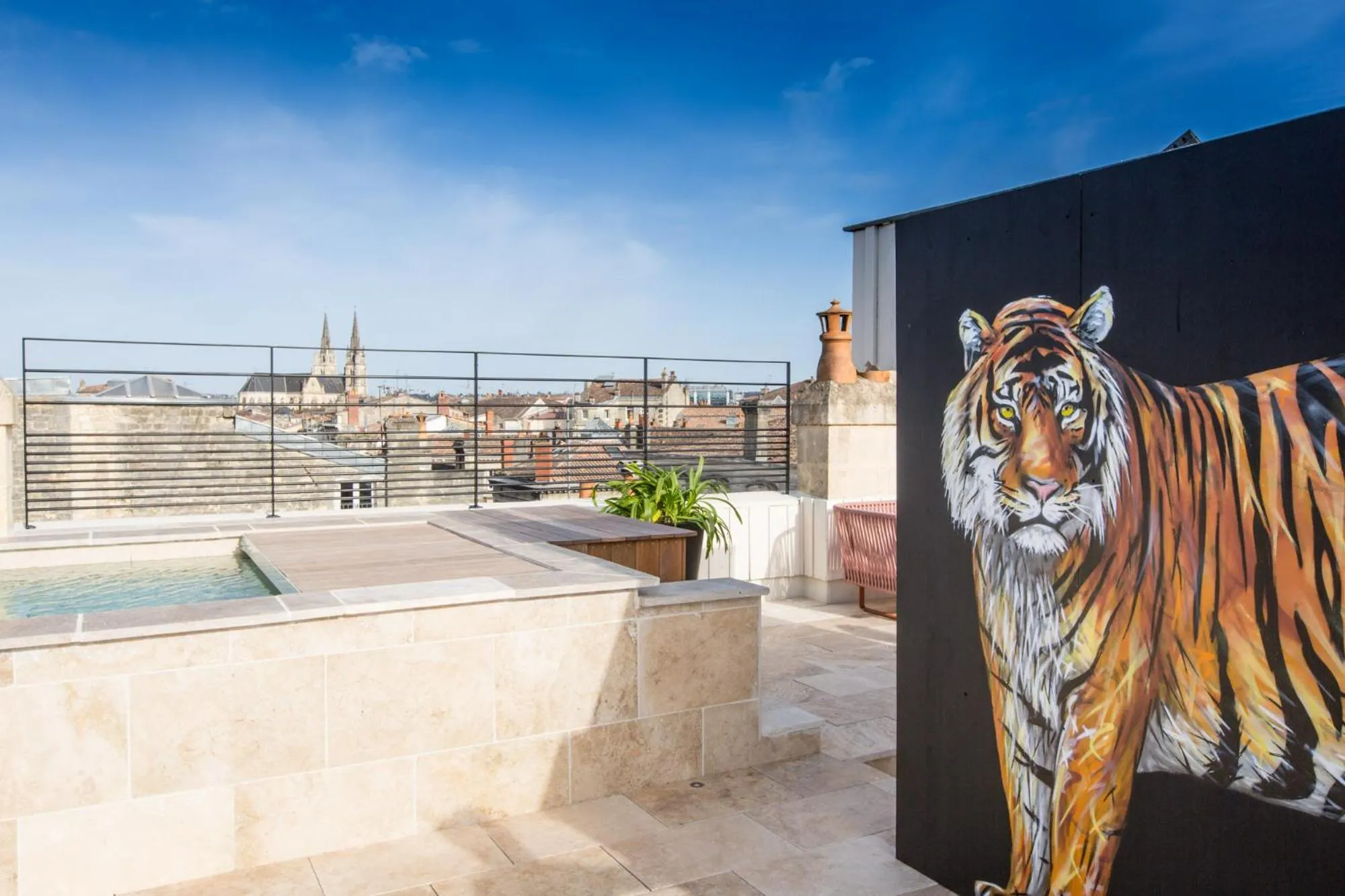 City view in La Course