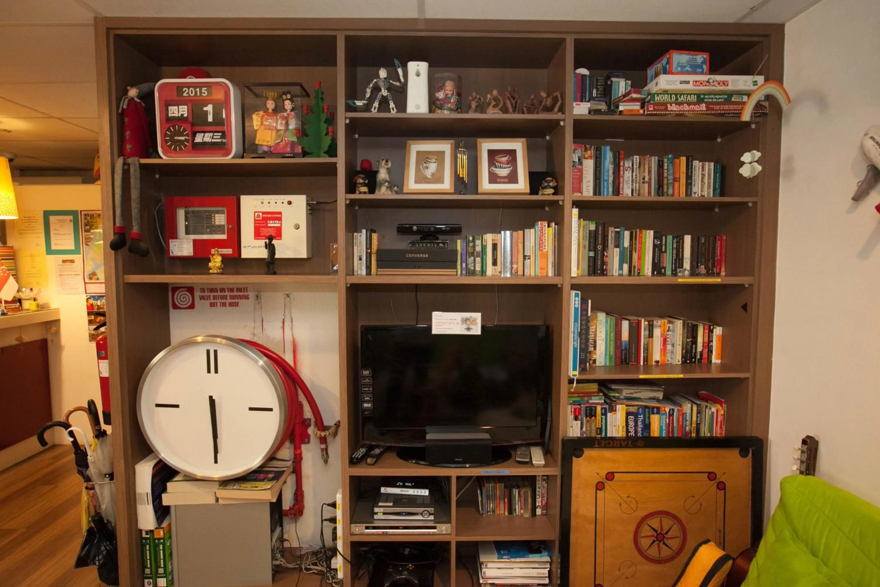 Communal kitchen in River City Inn