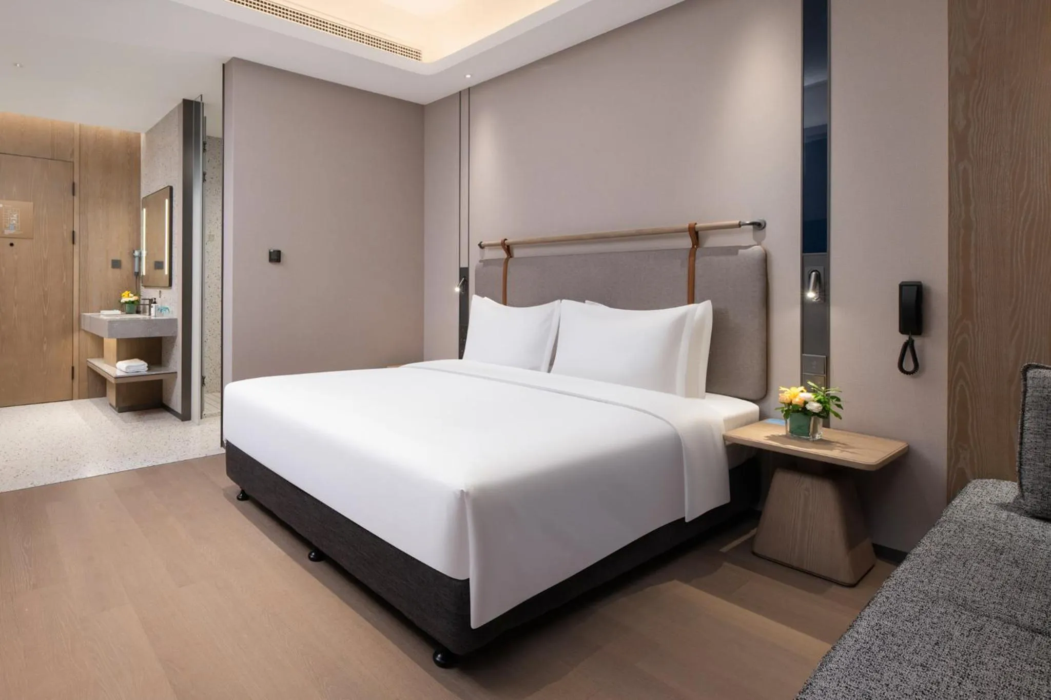 Photo of the whole room, Bed in Holiday Inn Express Suzhou North Station by IHG