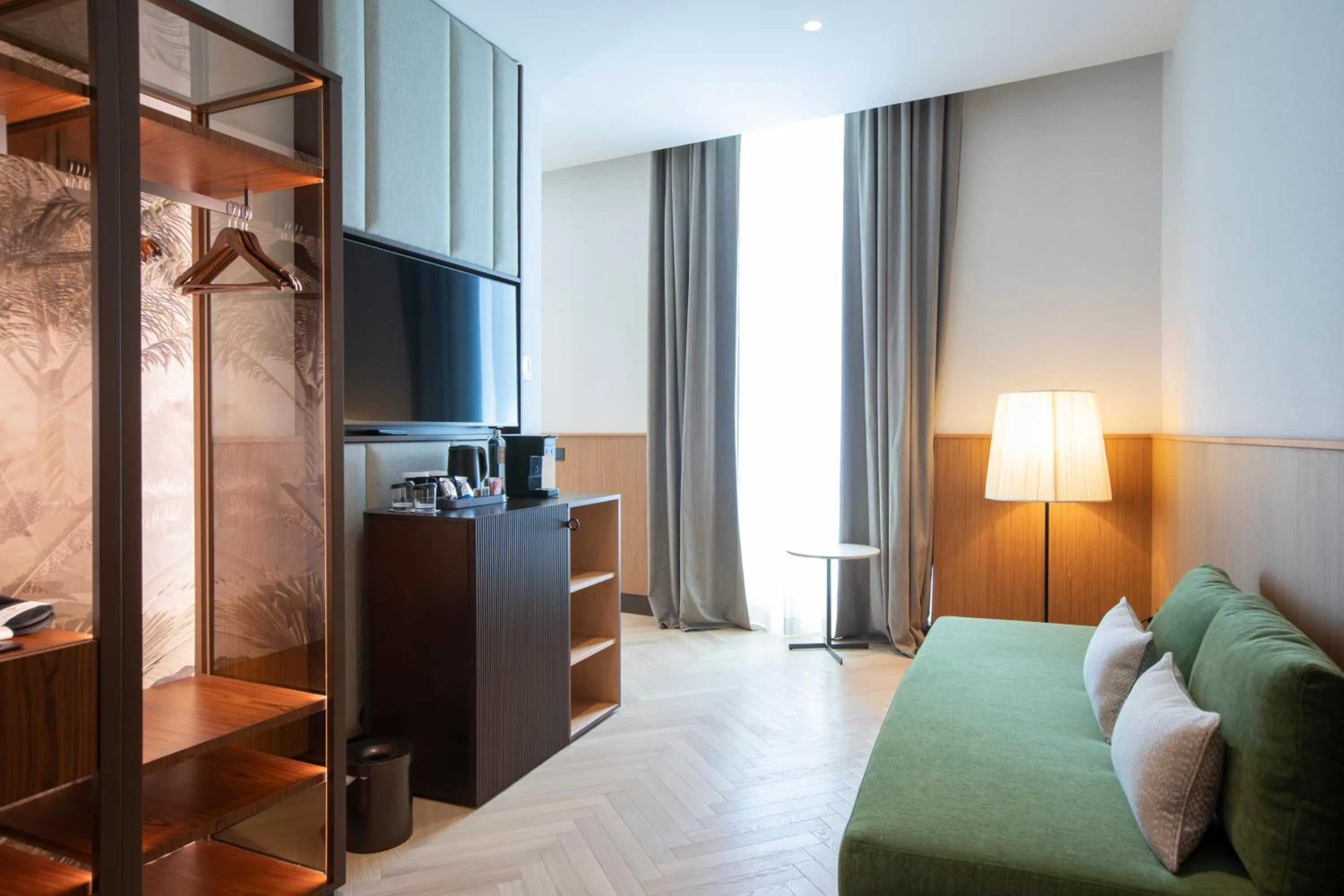 TV and multimedia, Bed in Circle6 Rome