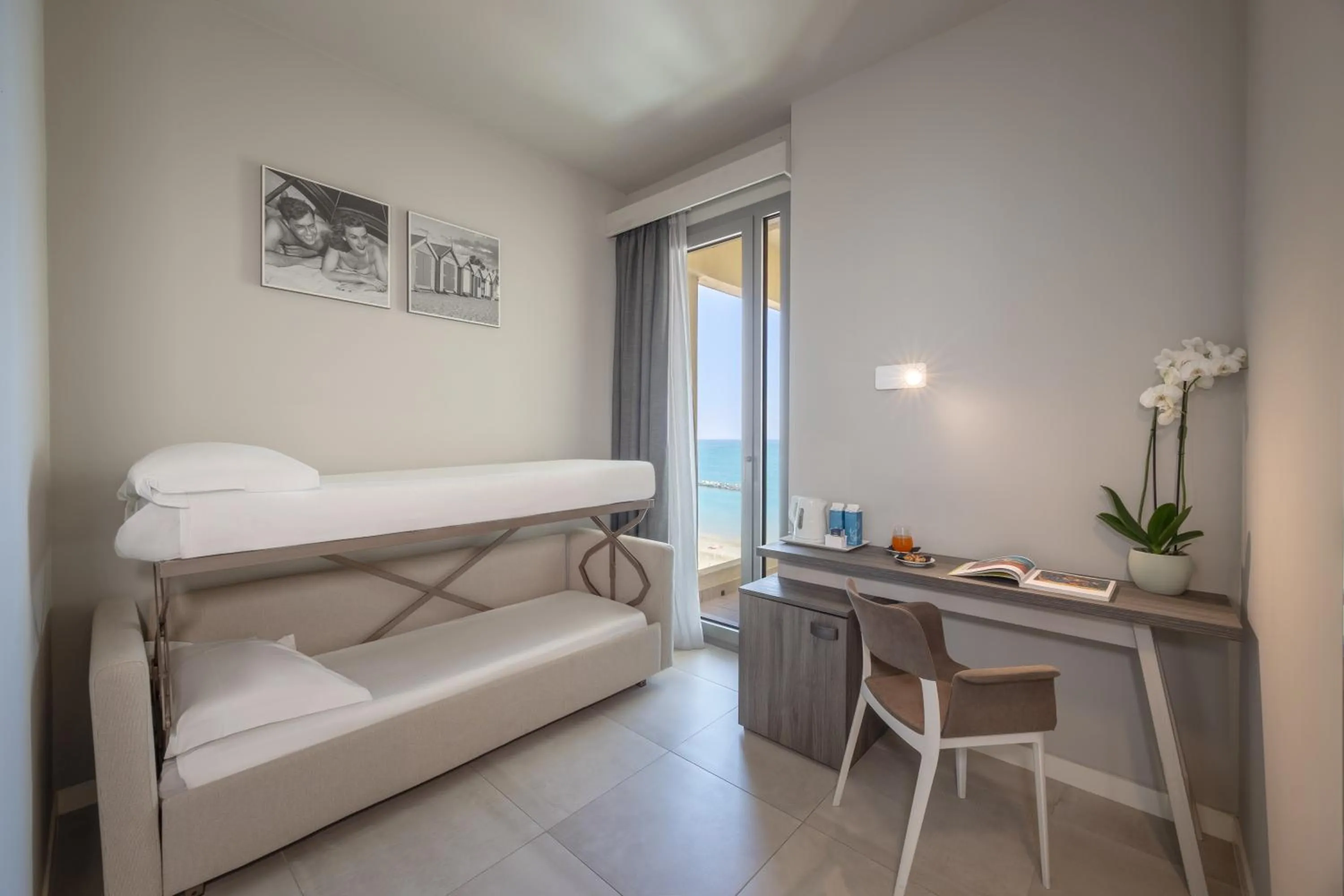 Bedroom, Bed in Nautilus Family Hotel