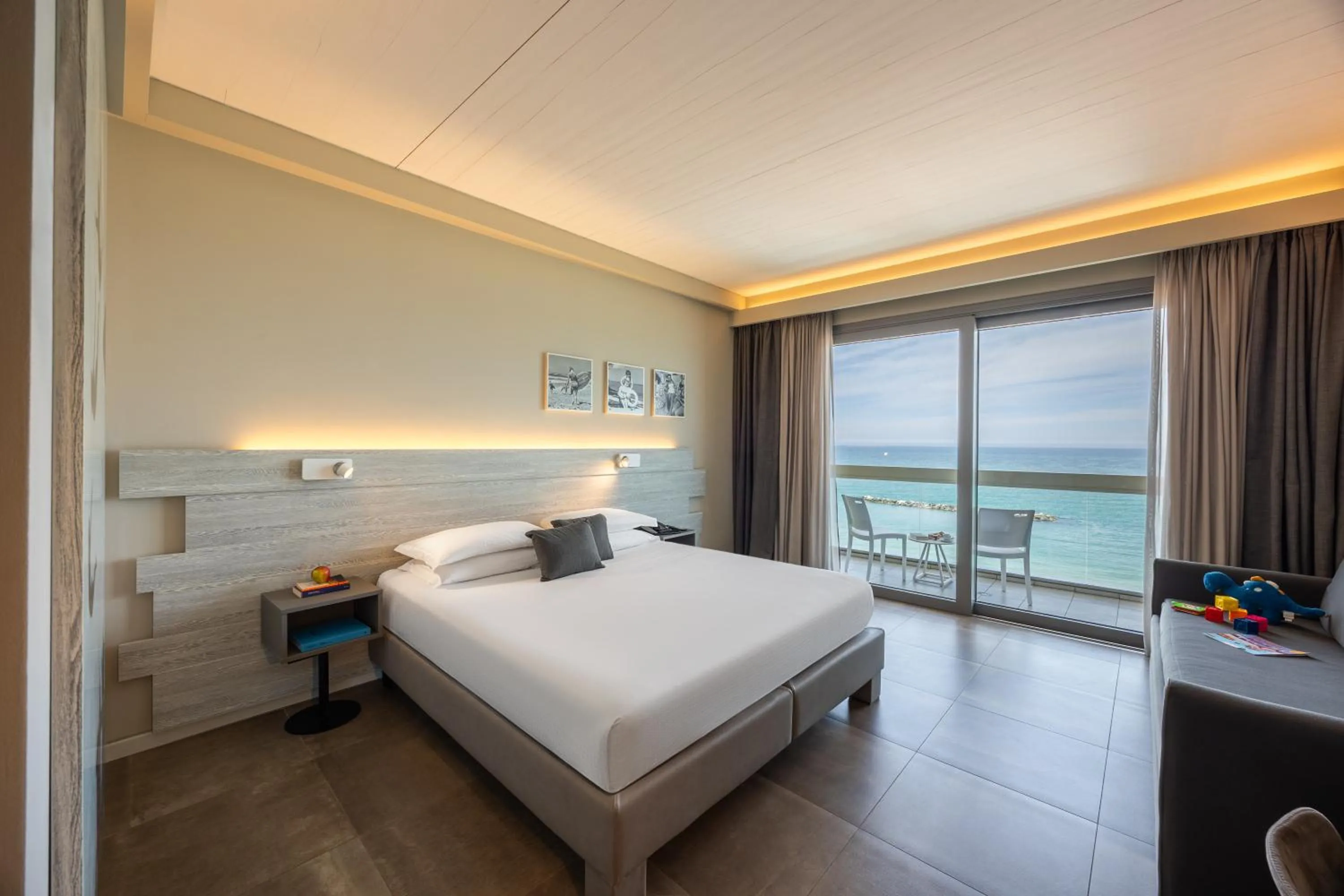 Bedroom, Bed in Nautilus Family Hotel