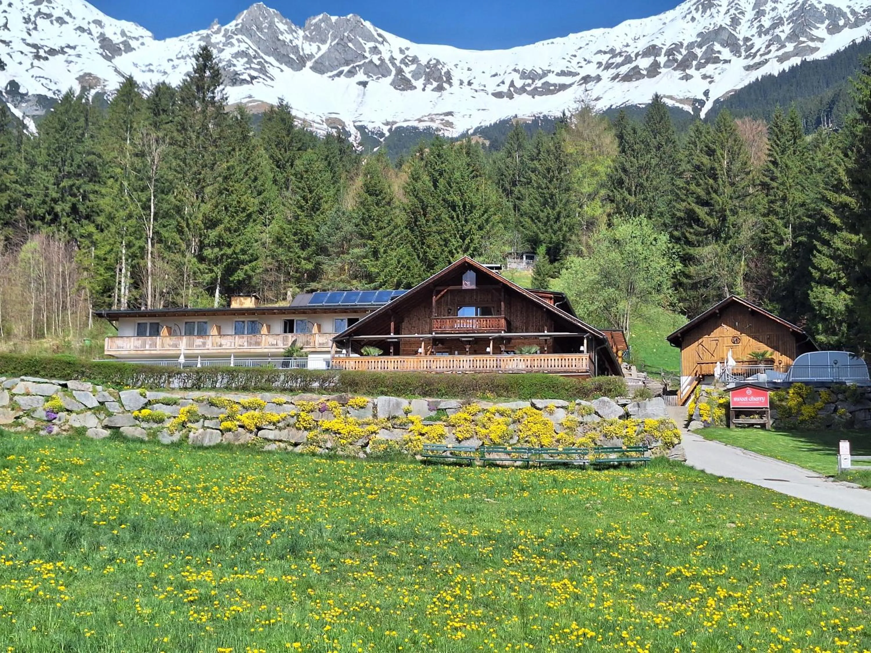 Property building in Sweet Cherry - Boutique & Guesthouse Tyrol