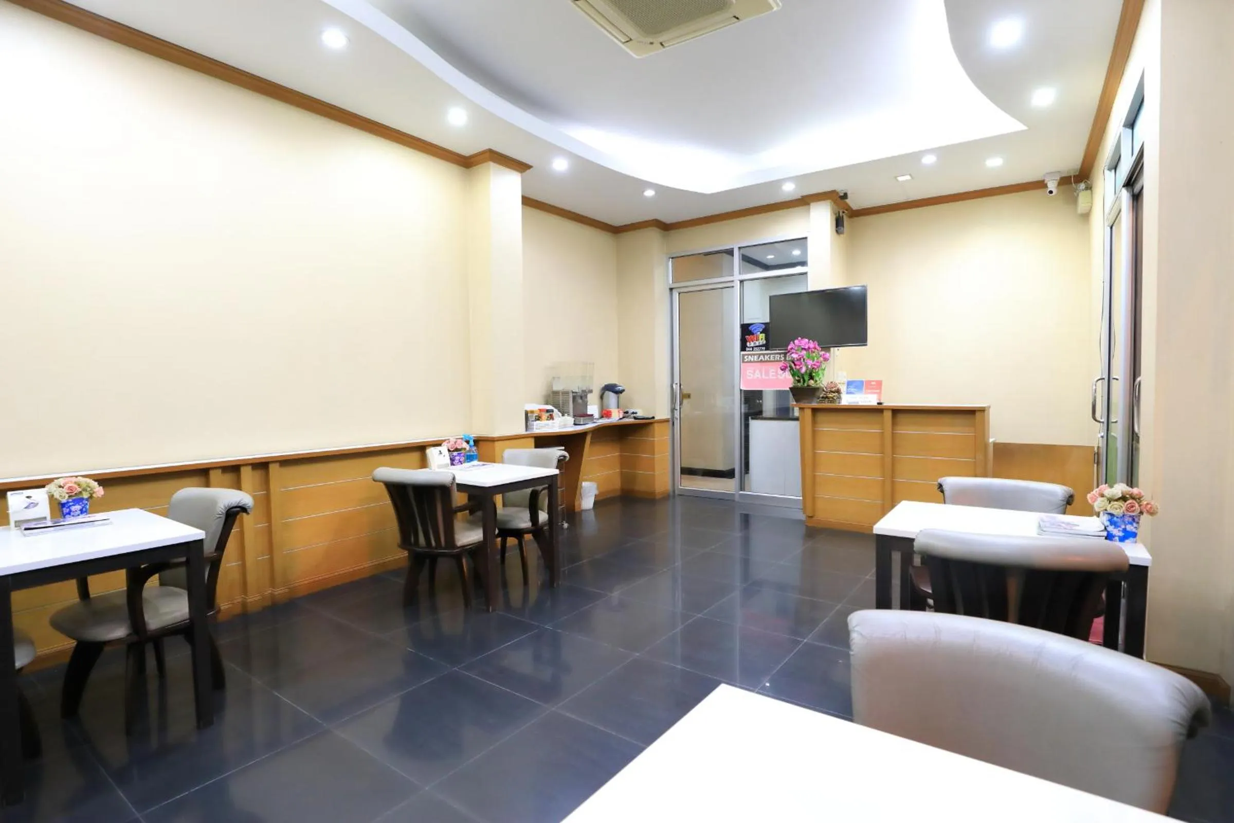 Lobby or reception in Triton Hotel Nakhonratchasima โรงแรมไททัน