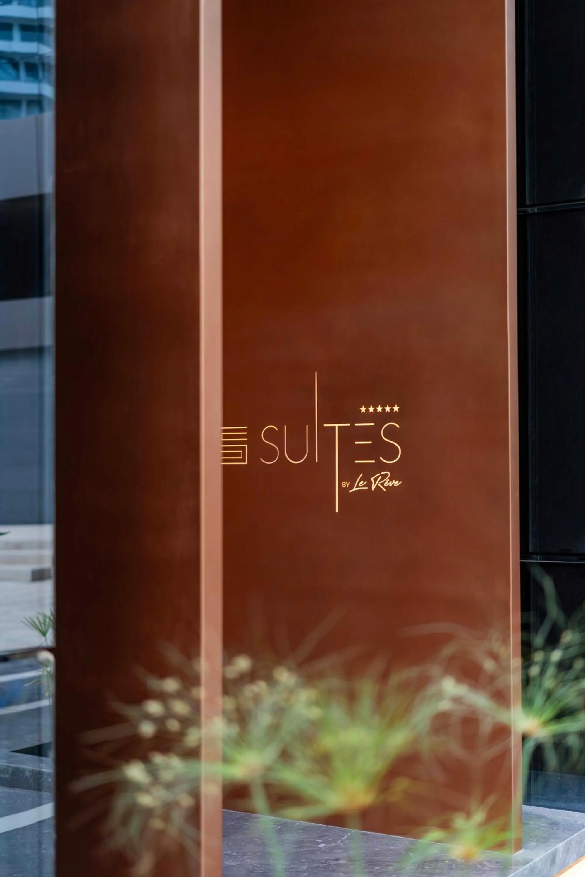 Text overlay in Suites By Le Rêve