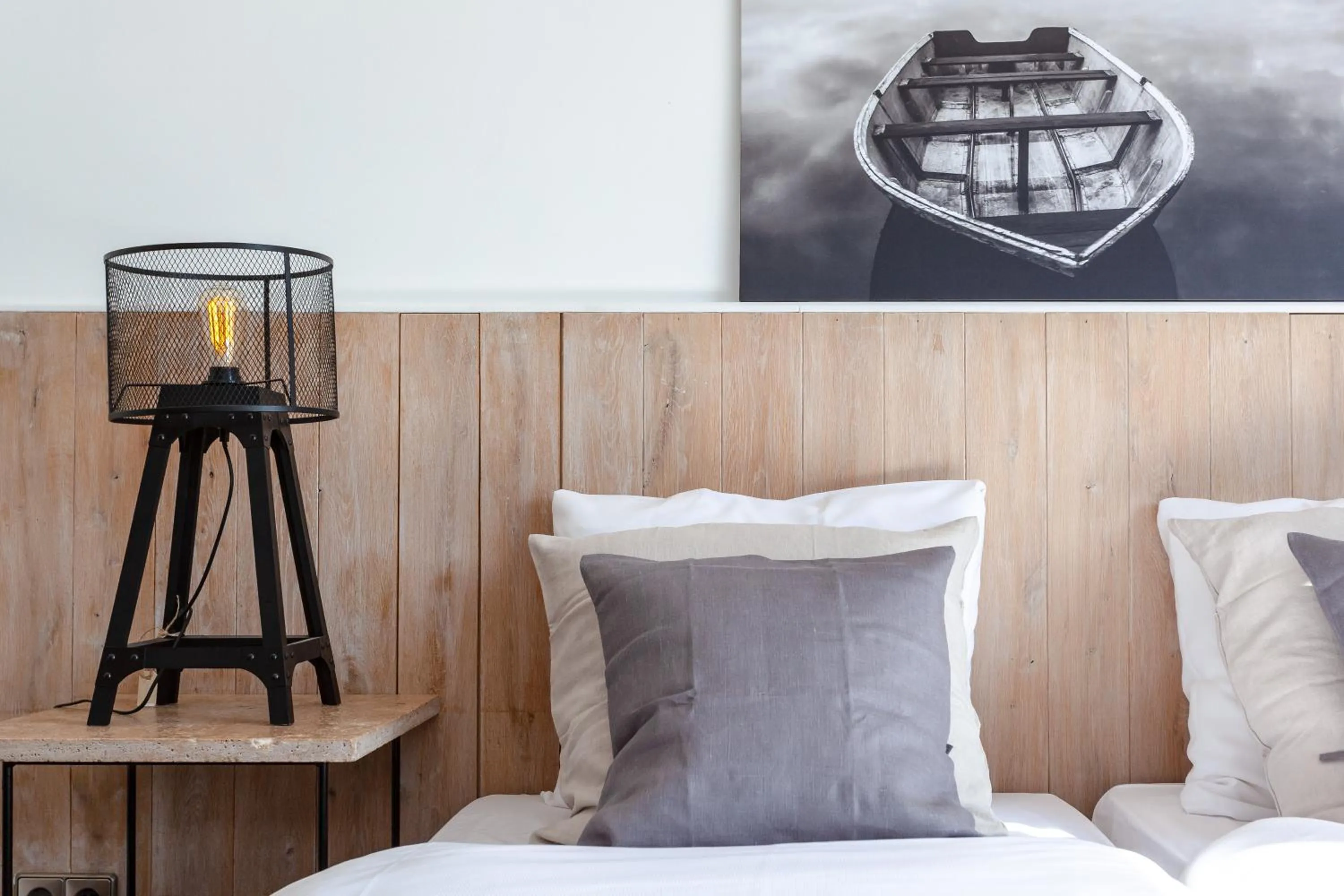 Decorative detail, Bed in Hajé Hotel Restaurant de Lepelaar