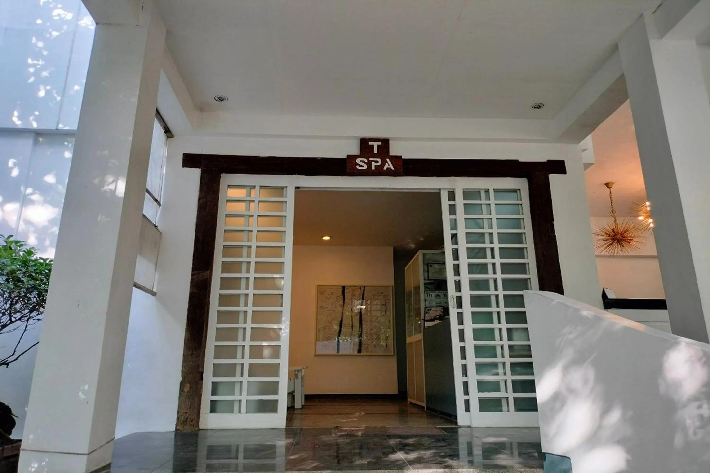 Facade/entrance in T House Tagaytay