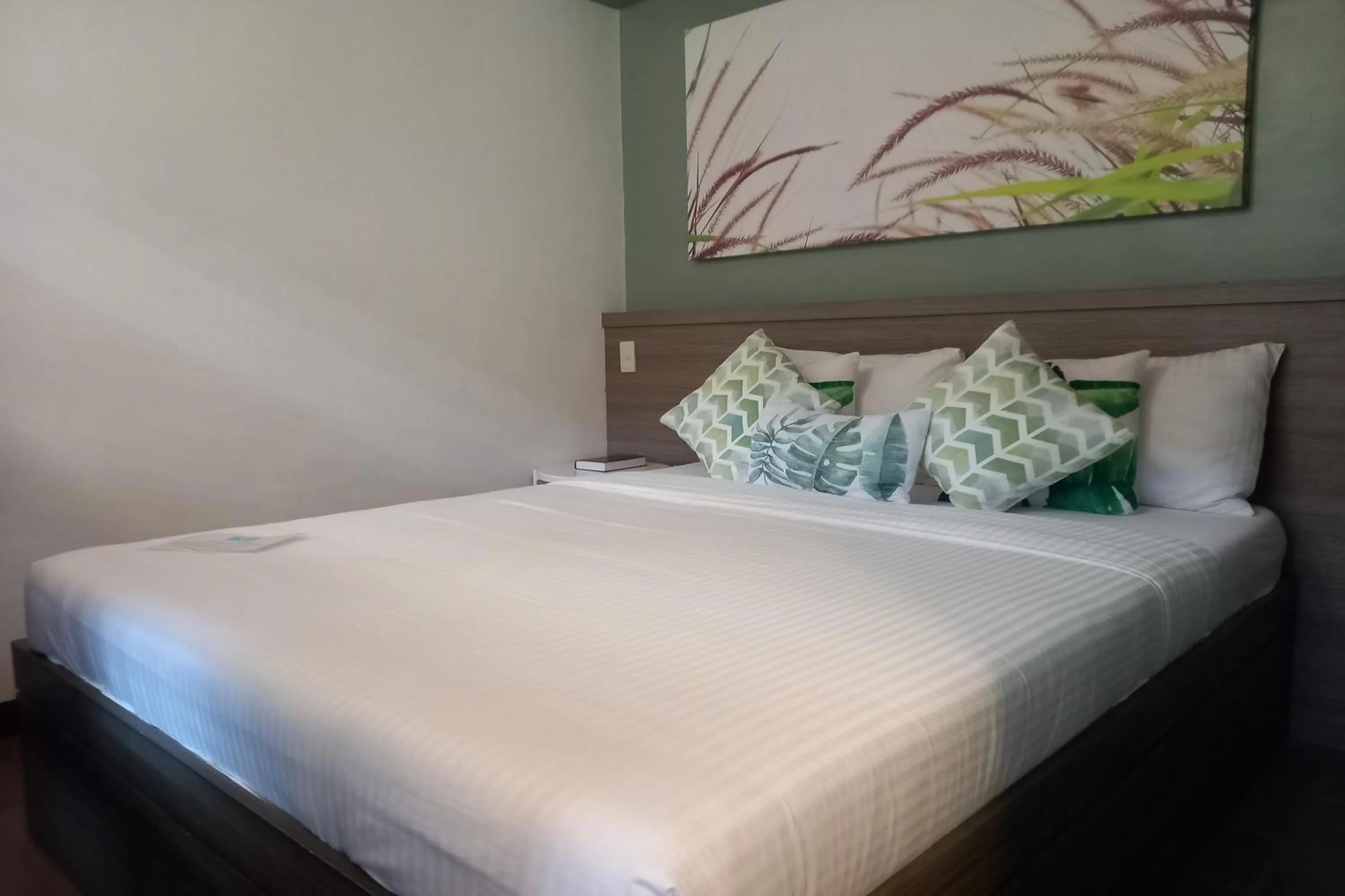 Bed in T House Tagaytay