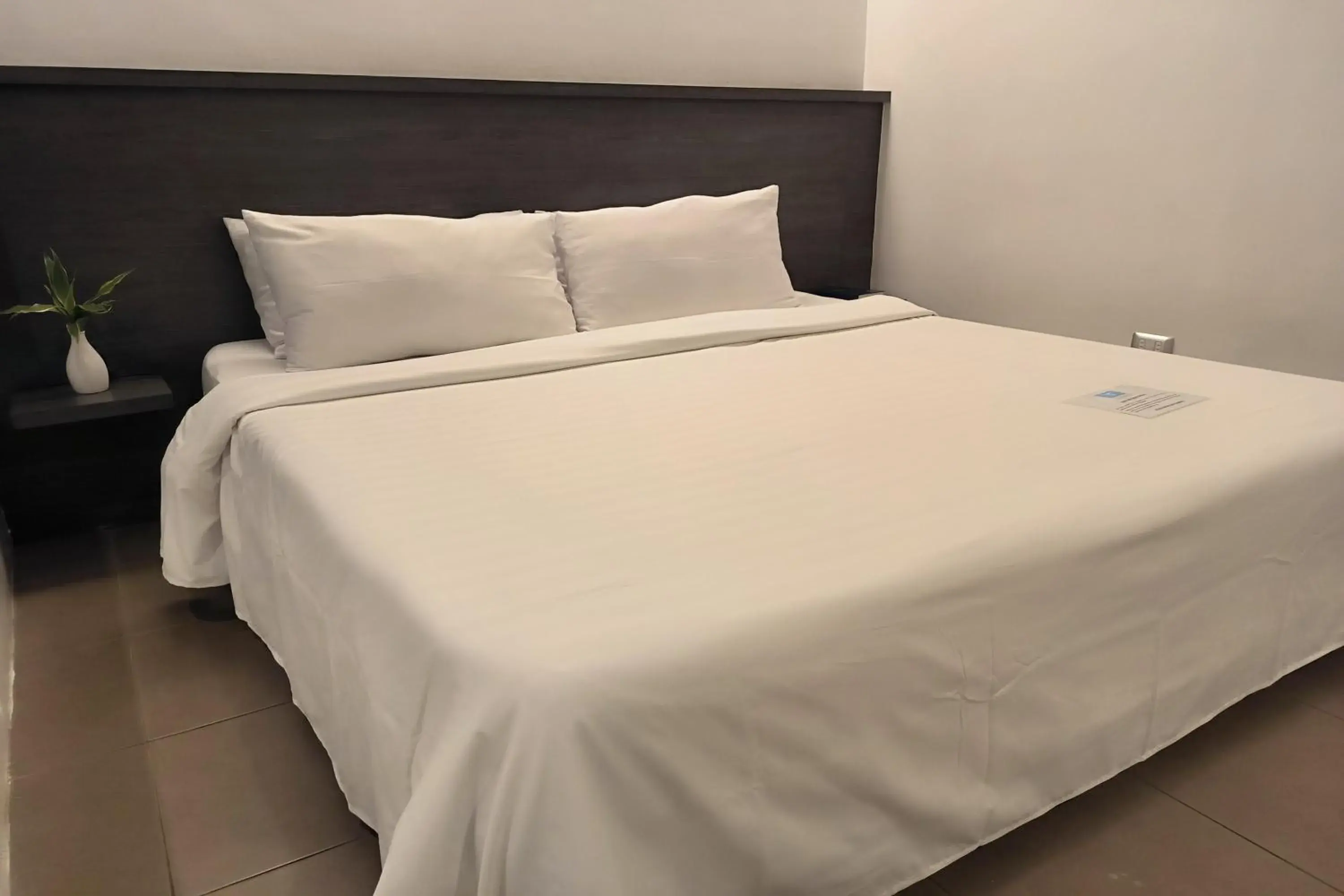 Deluxe Room in T House Tagaytay Deluxe Room in T House Tagaytay