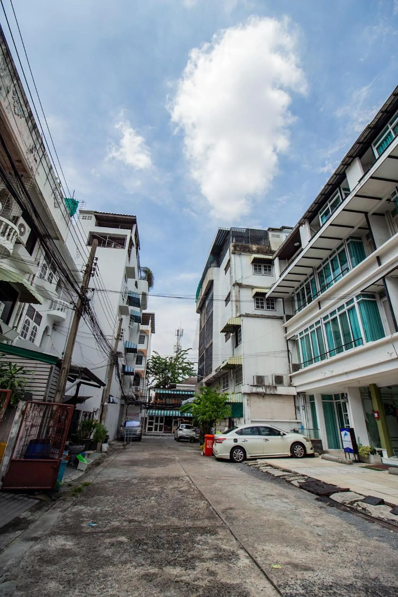 Skutan Inn Sutthisan Nexus Opal