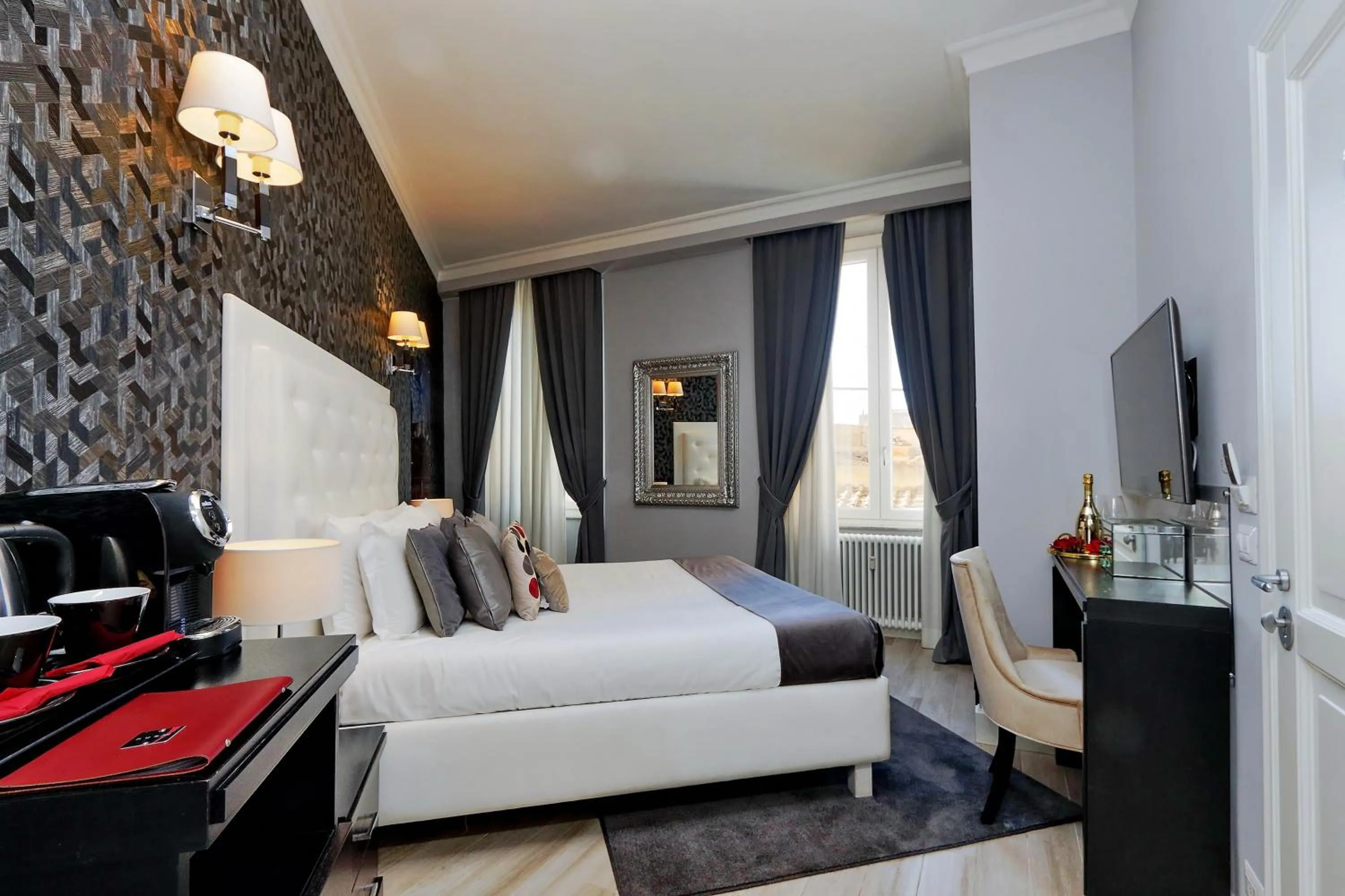 Photo of the whole room, Bed in Sistina Twentythree luxury rooms