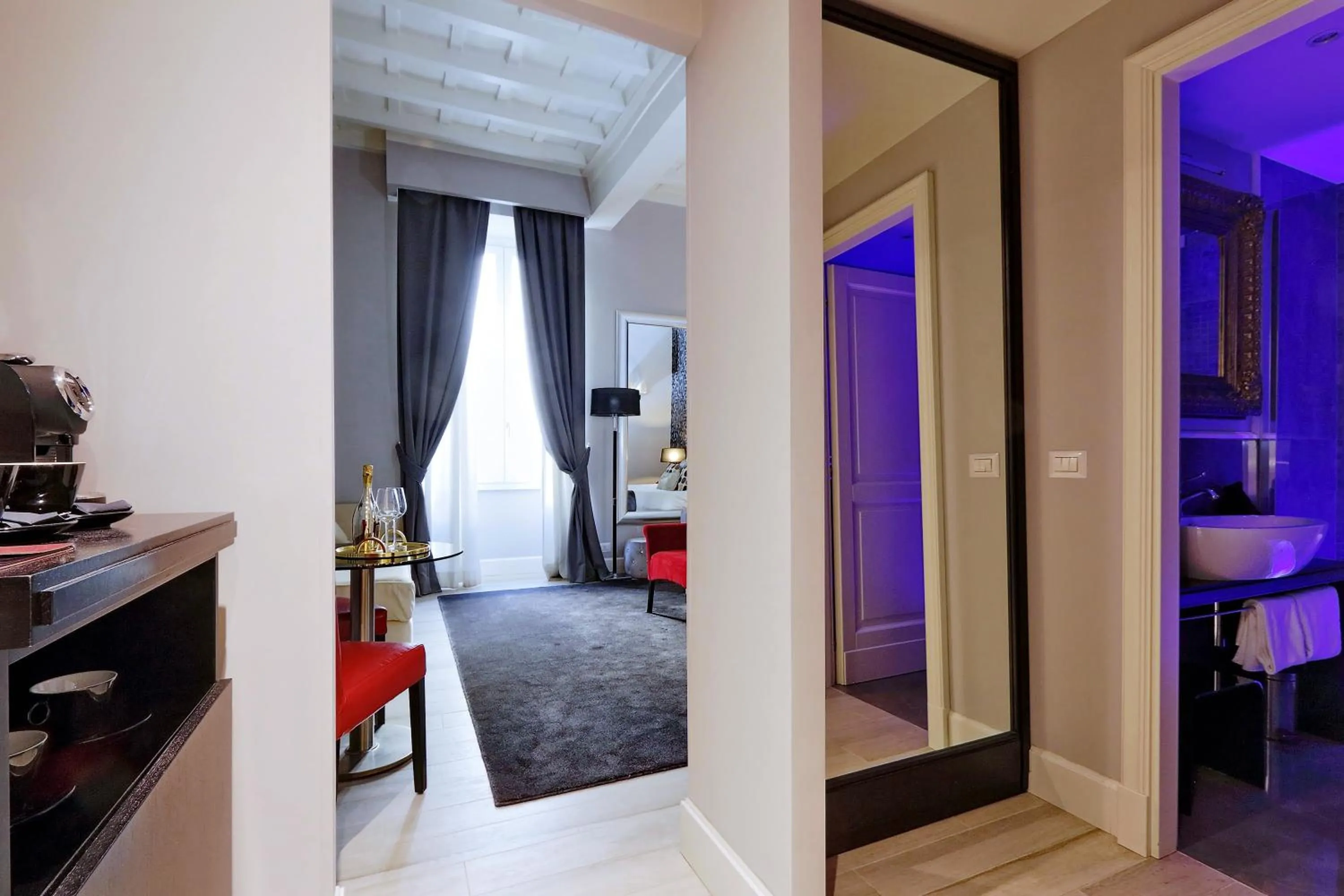 Photo of the whole room, Bed in Sistina Twentythree luxury rooms