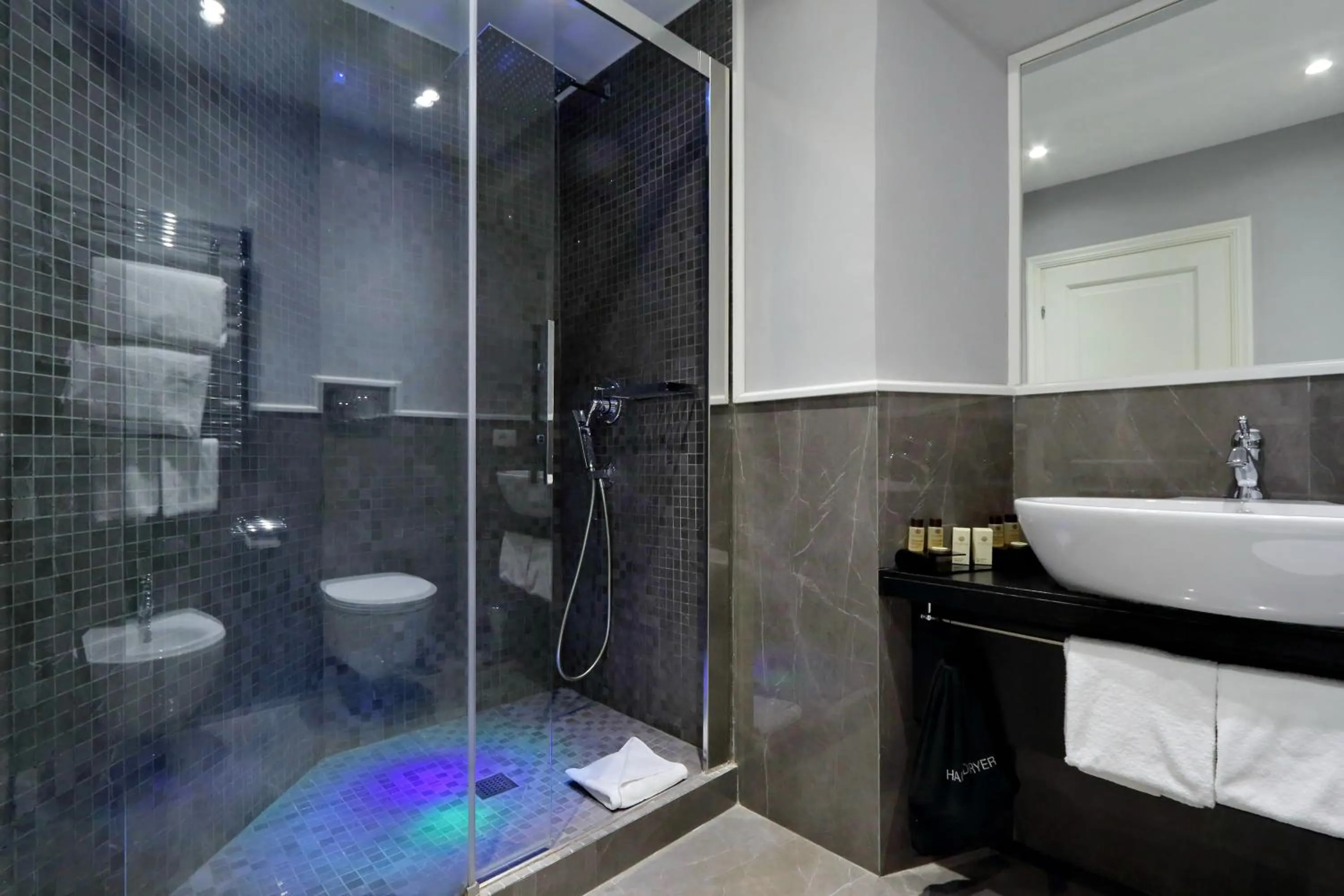 Bathroom in Sistina Twentythree luxury rooms