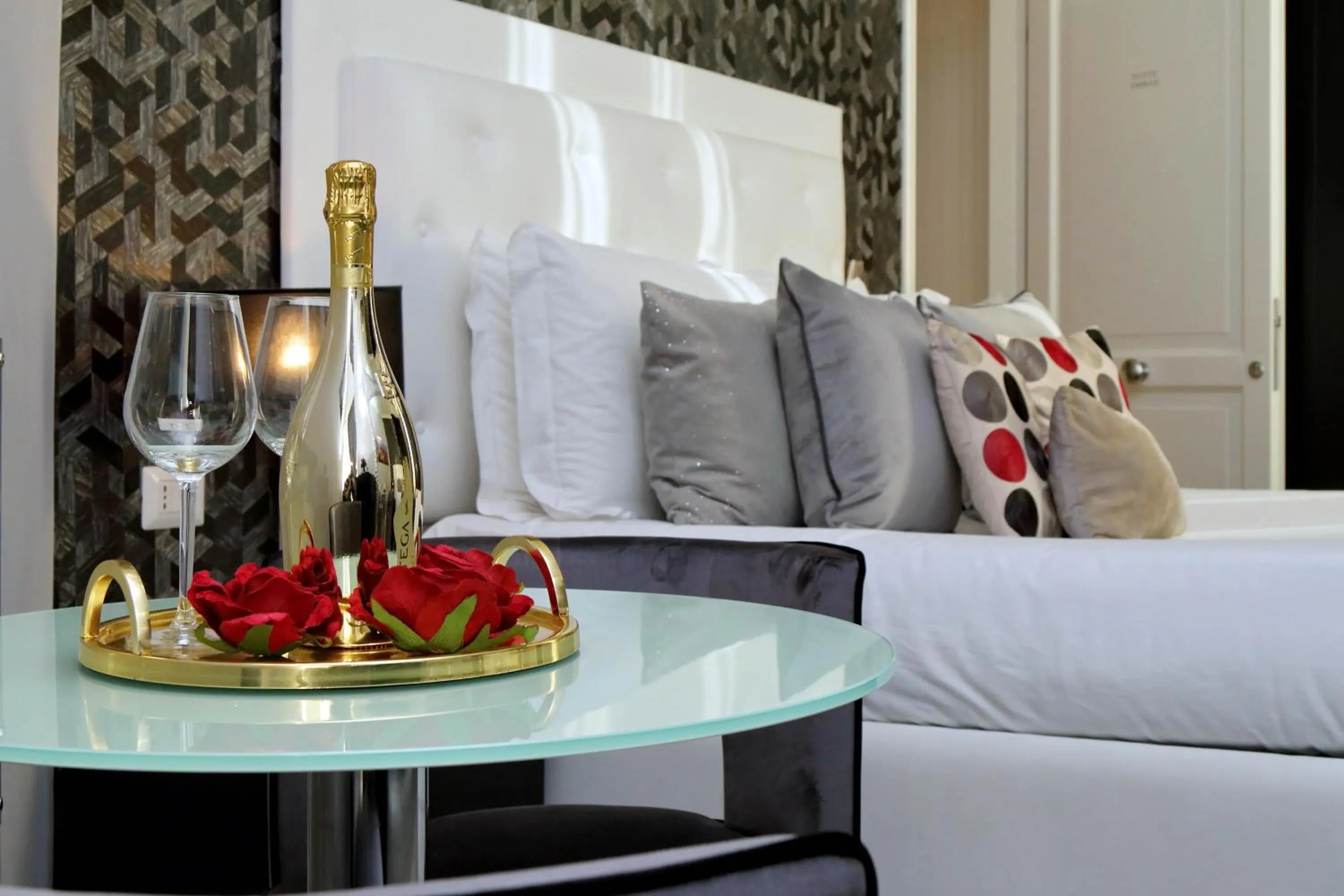 Photo of the whole room, Bed in Sistina Twentythree luxury rooms