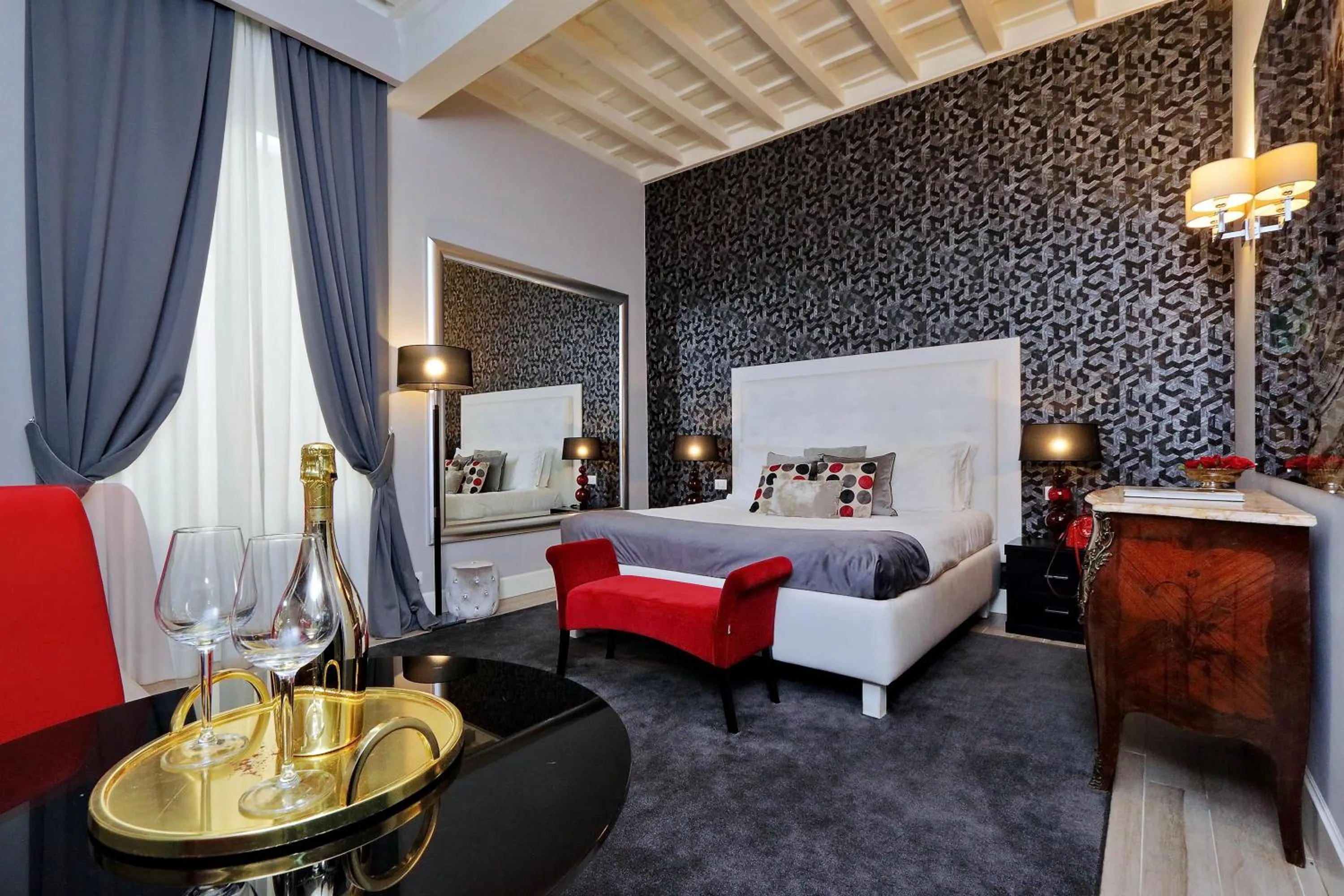 Photo of the whole room, Bed in Sistina Twentythree luxury rooms
