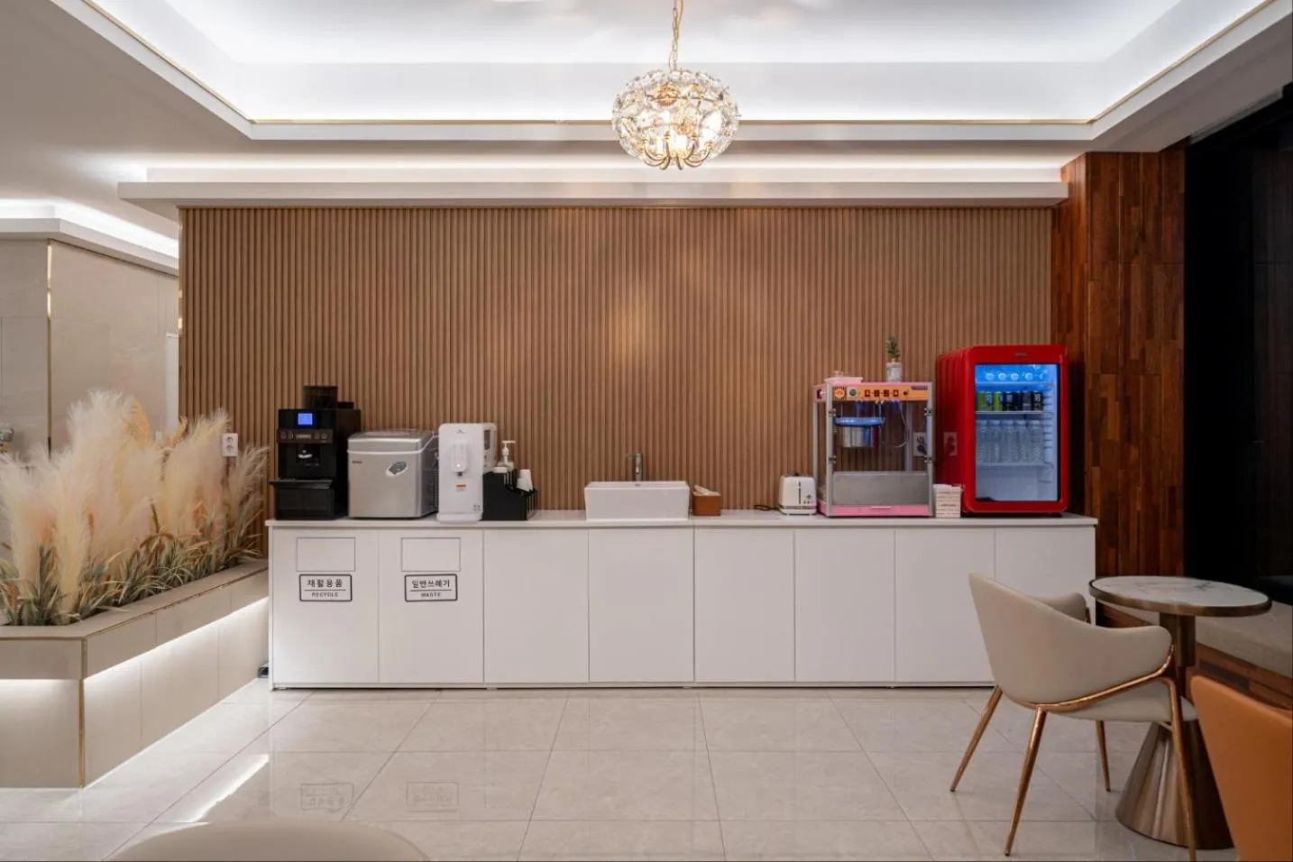 Facade/entrance in DK Airport Hotel